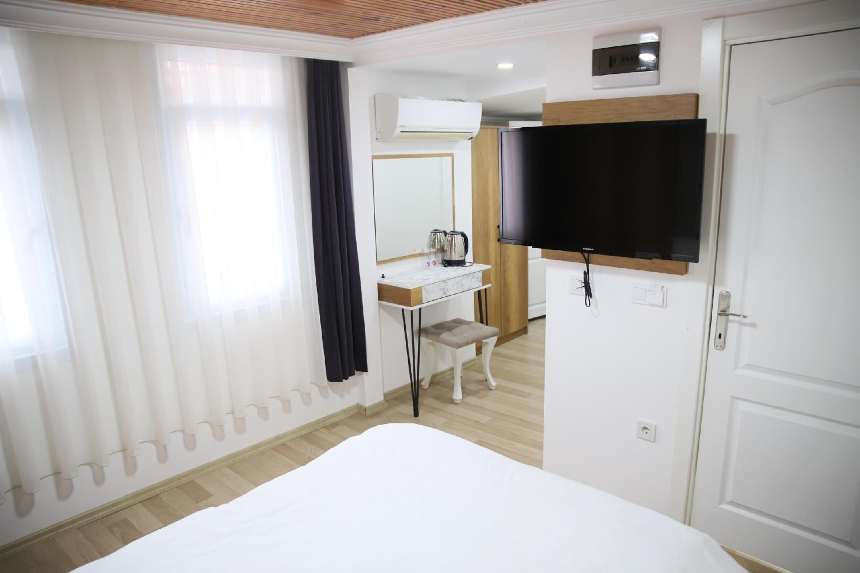 Economy Double Room photo 2