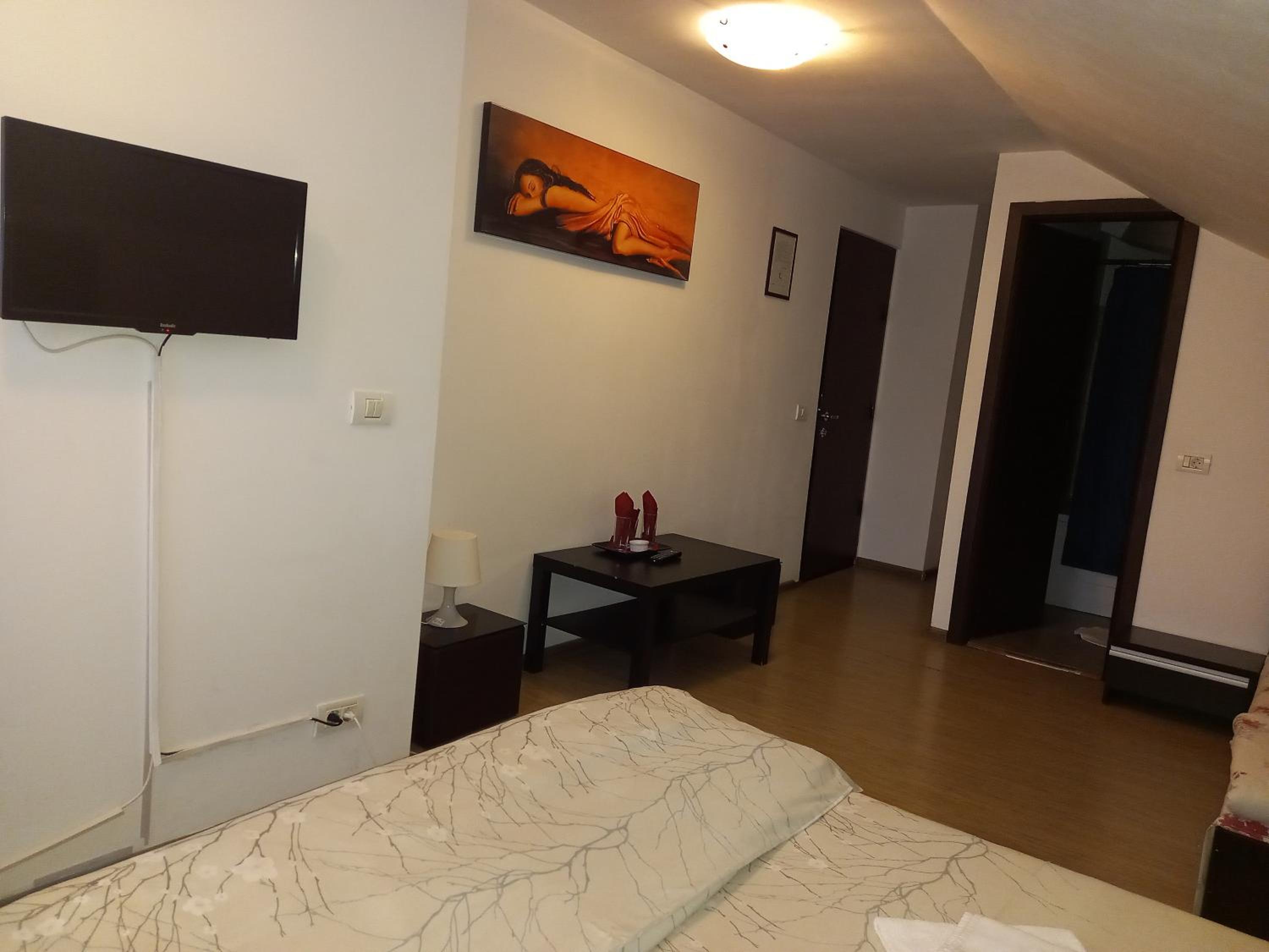 Triple Room - Attic Level - Photo 12