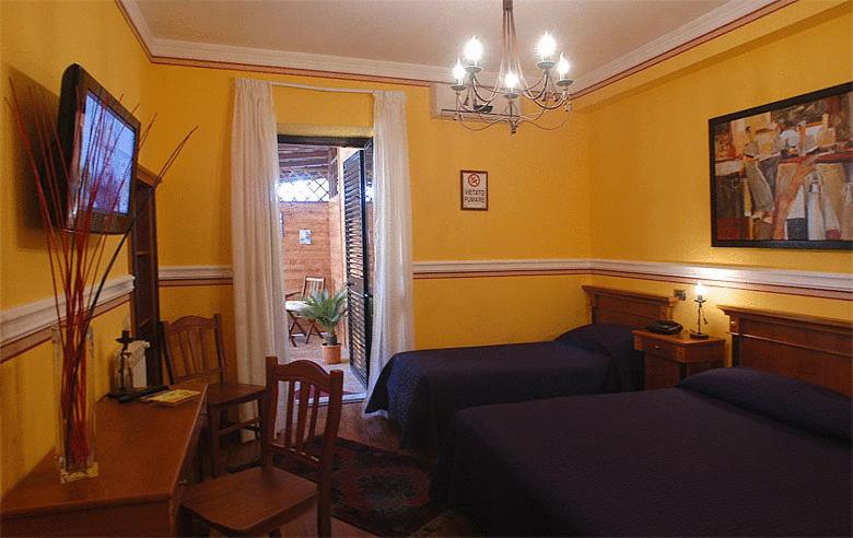 Triple Room - Photo 1