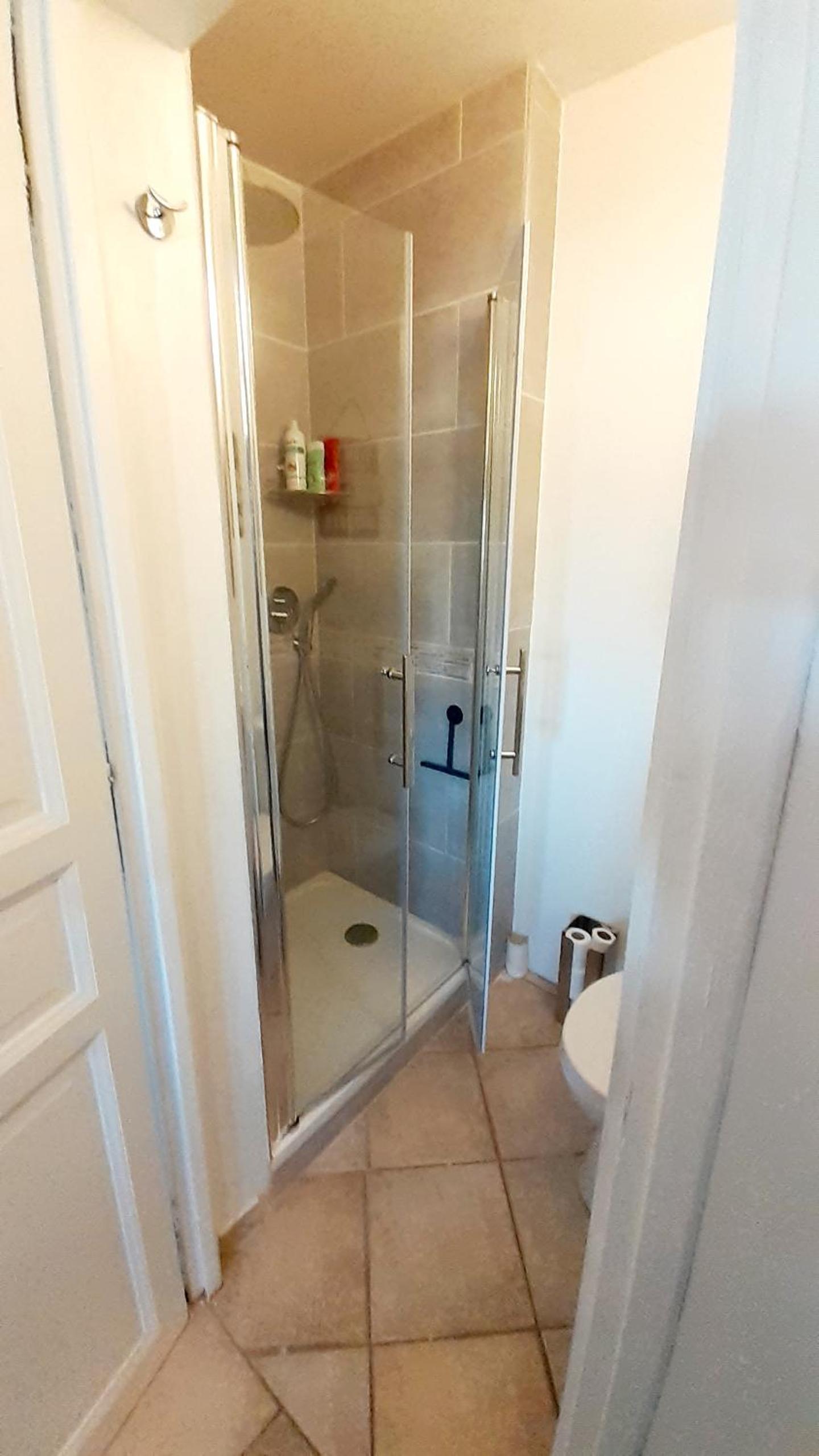 Small Double Room - Photo 6