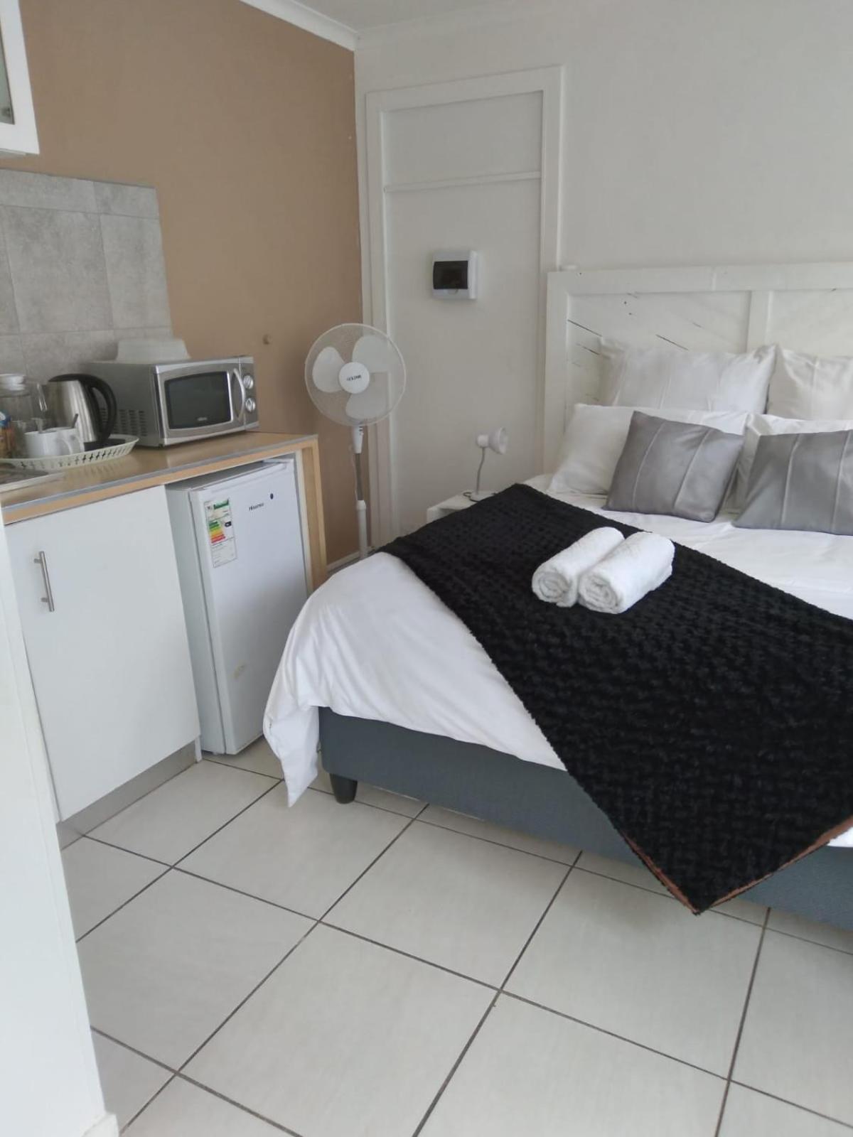 Standard Queen Room photo 1