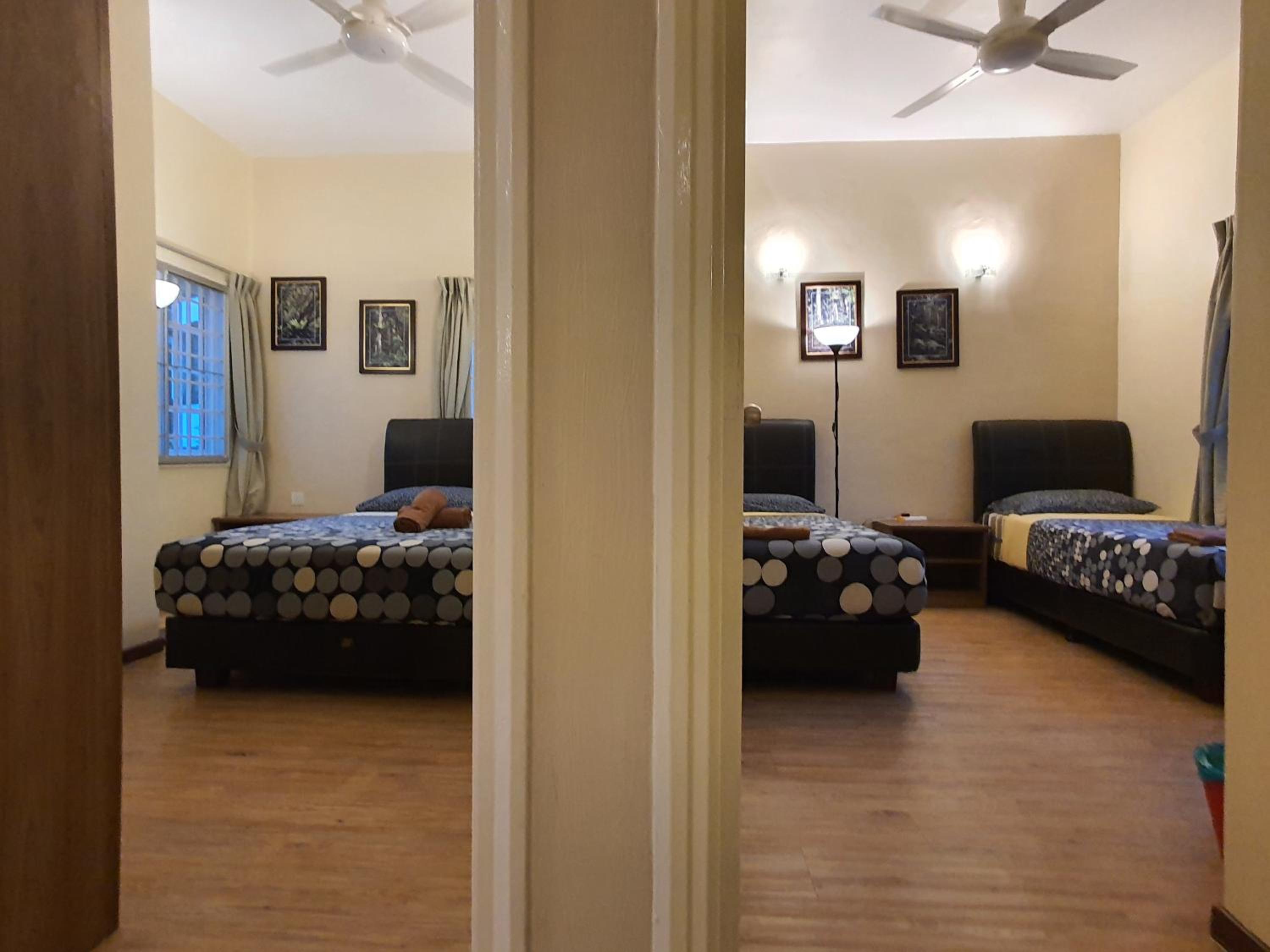 Standard Twin Room with Shared Bathroom photo 3