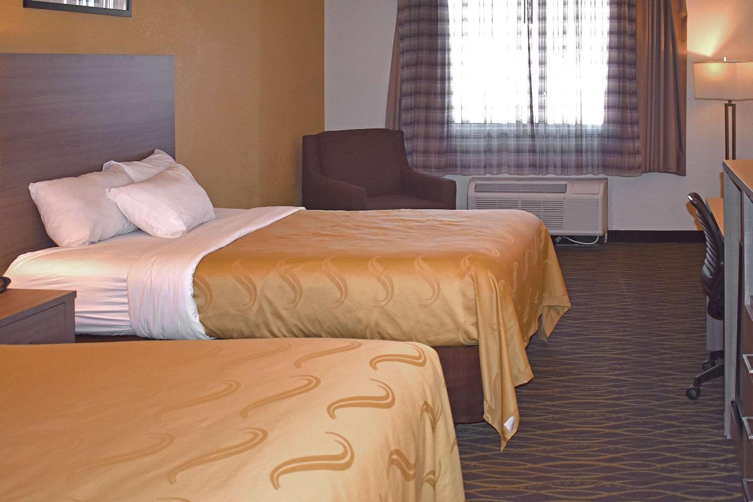 Double Room with Two Double Beds - Non Smoking - Photo 3