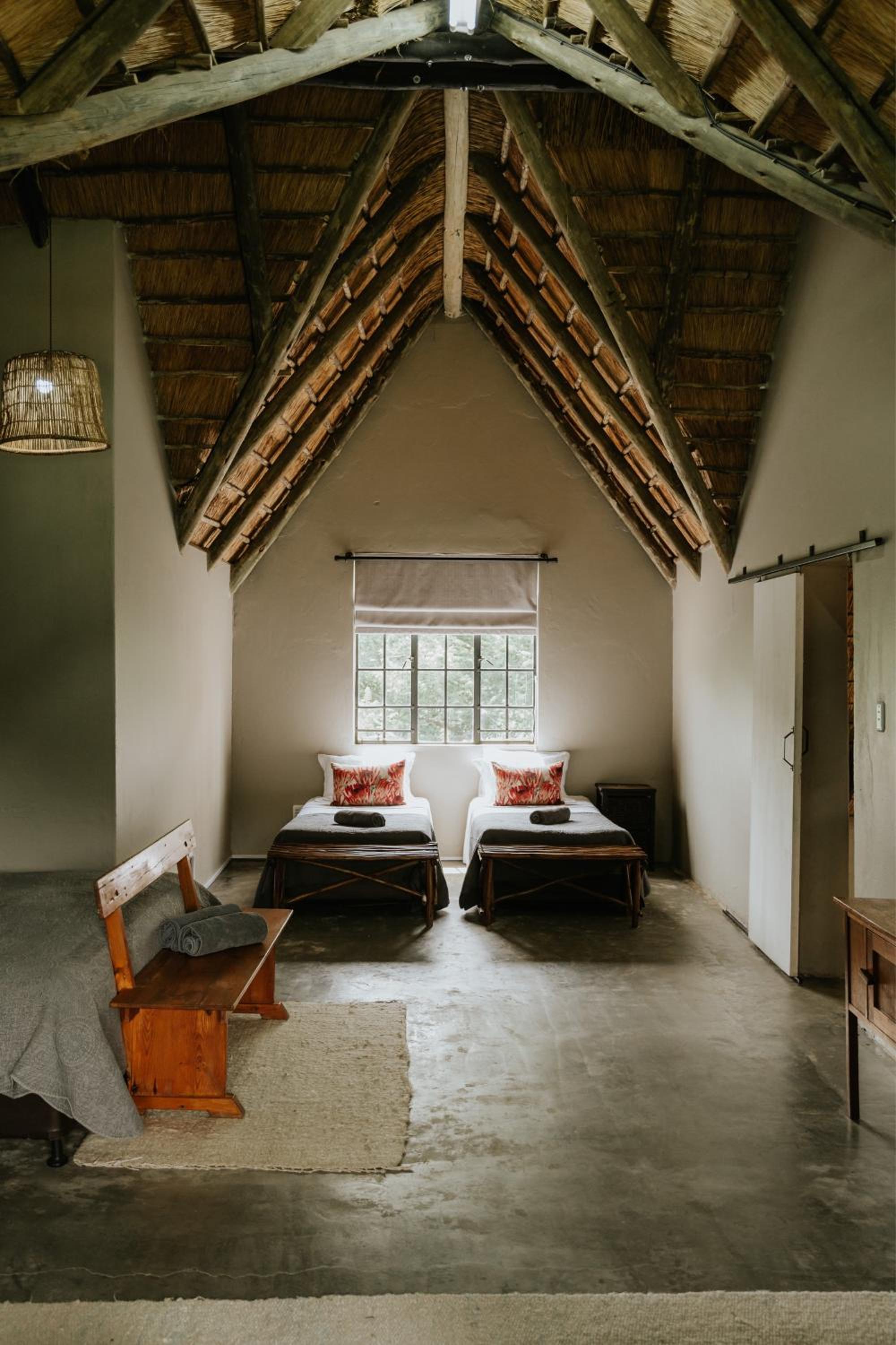 Main House - Photo 20