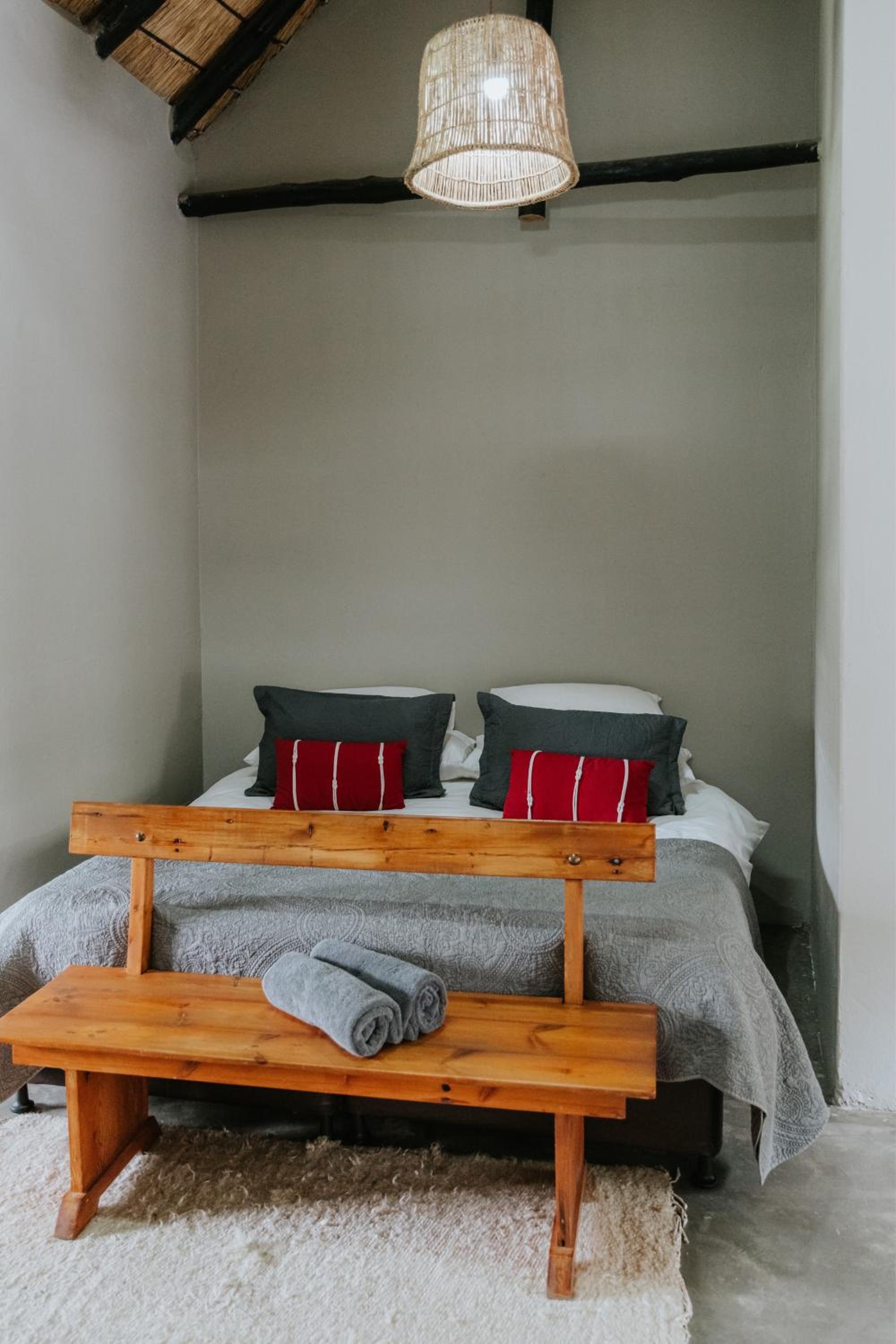 Main House - Photo 10
