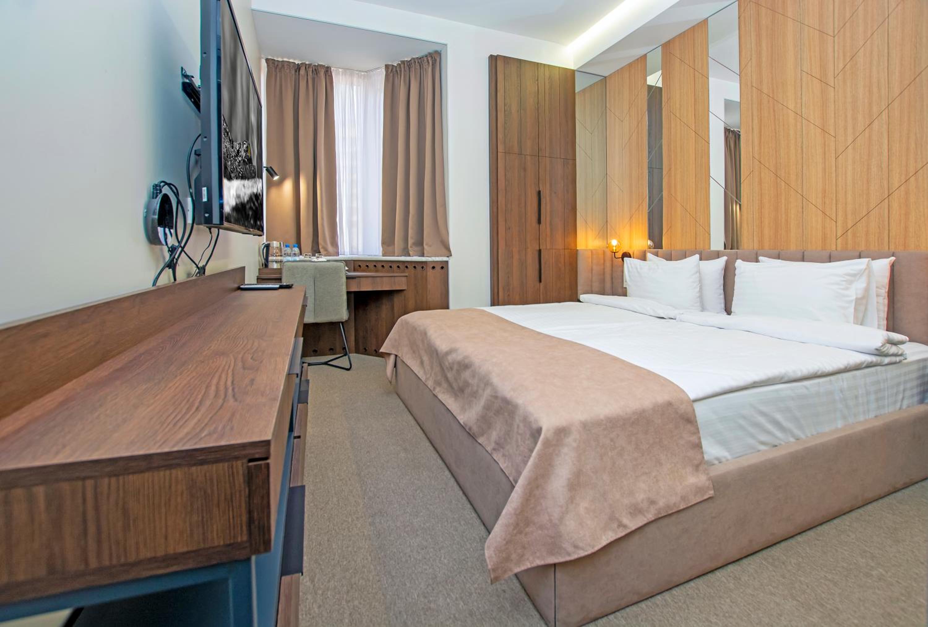 Budget Double Room photo 2