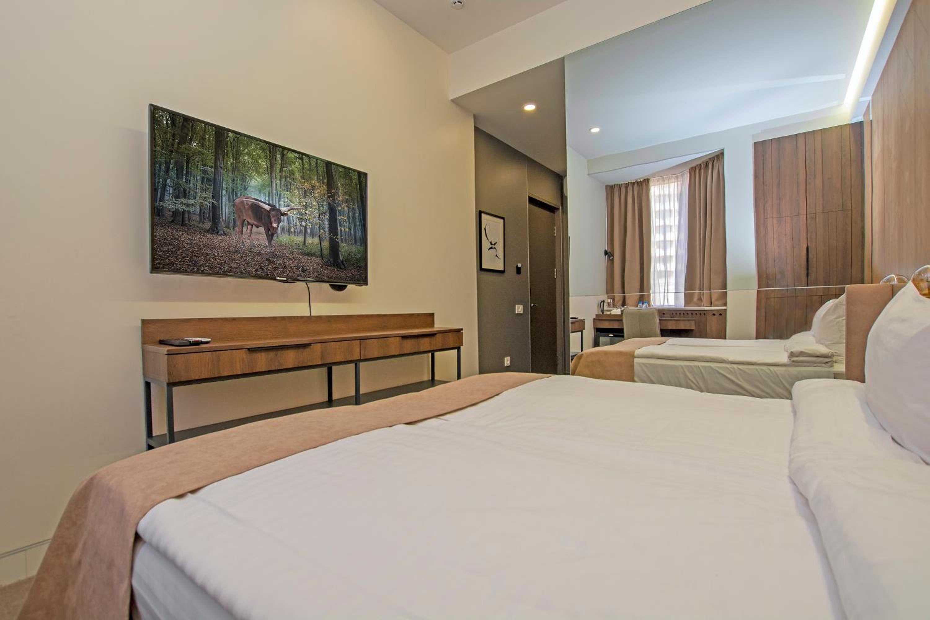Budget Double Room photo 3