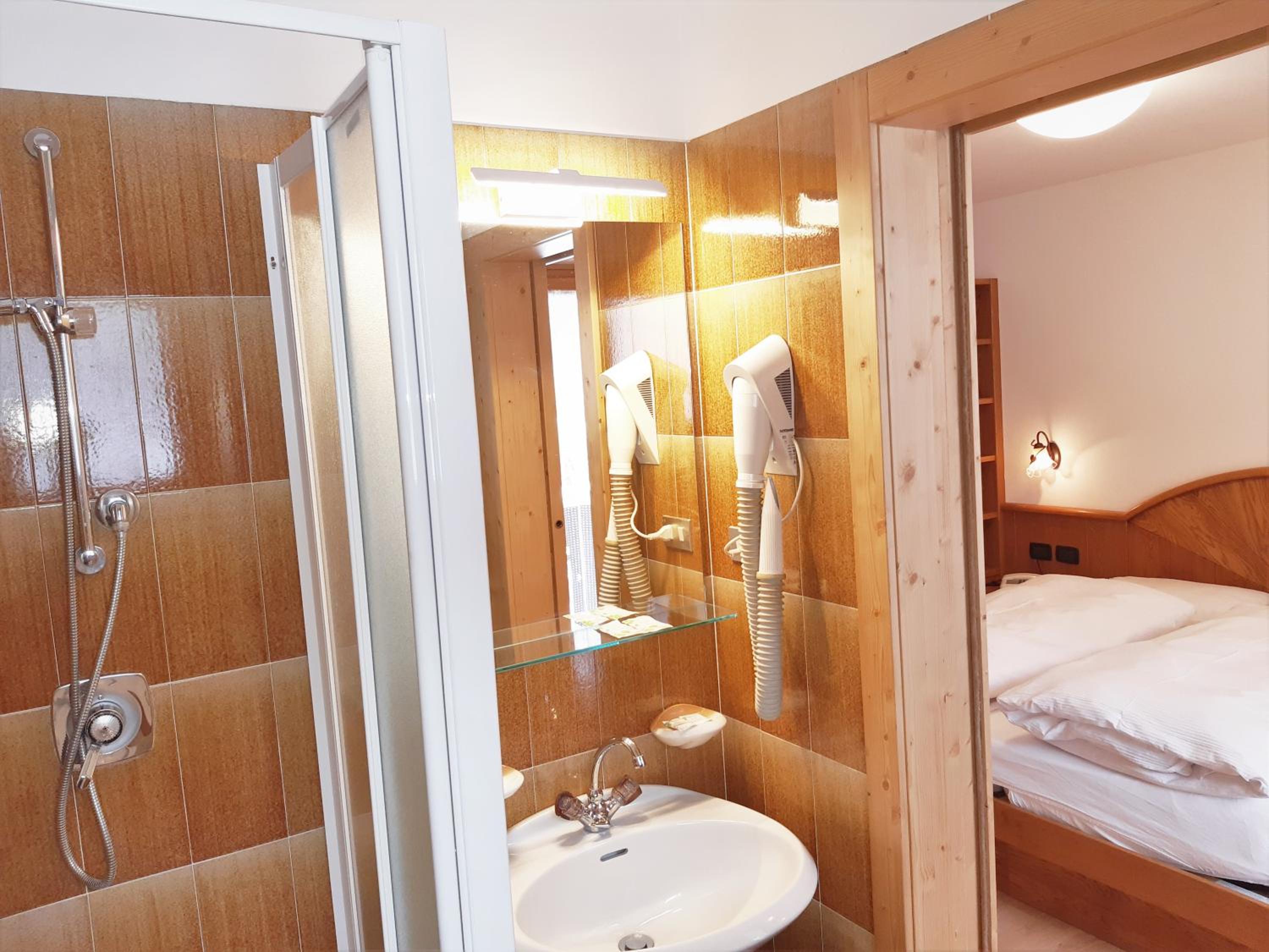 Double Room - Photo 7