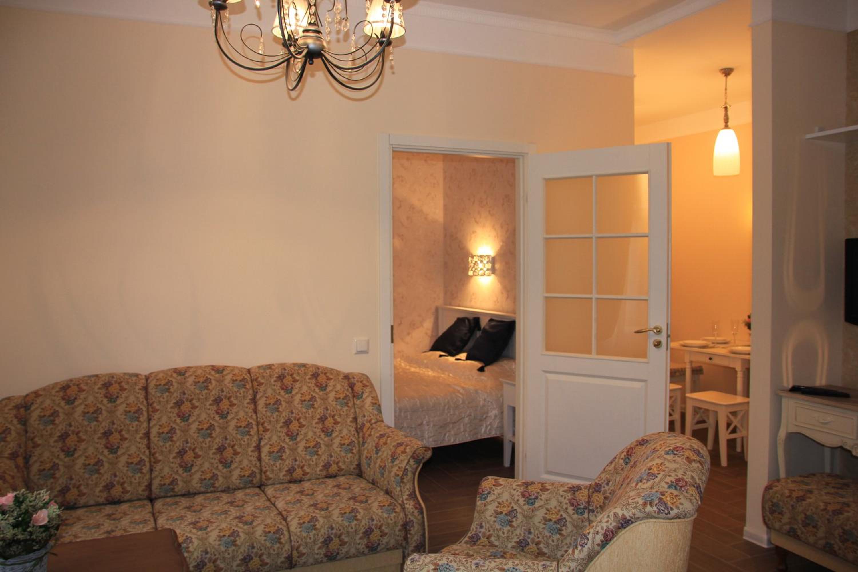 One-Bedroom Apartment photo 1
