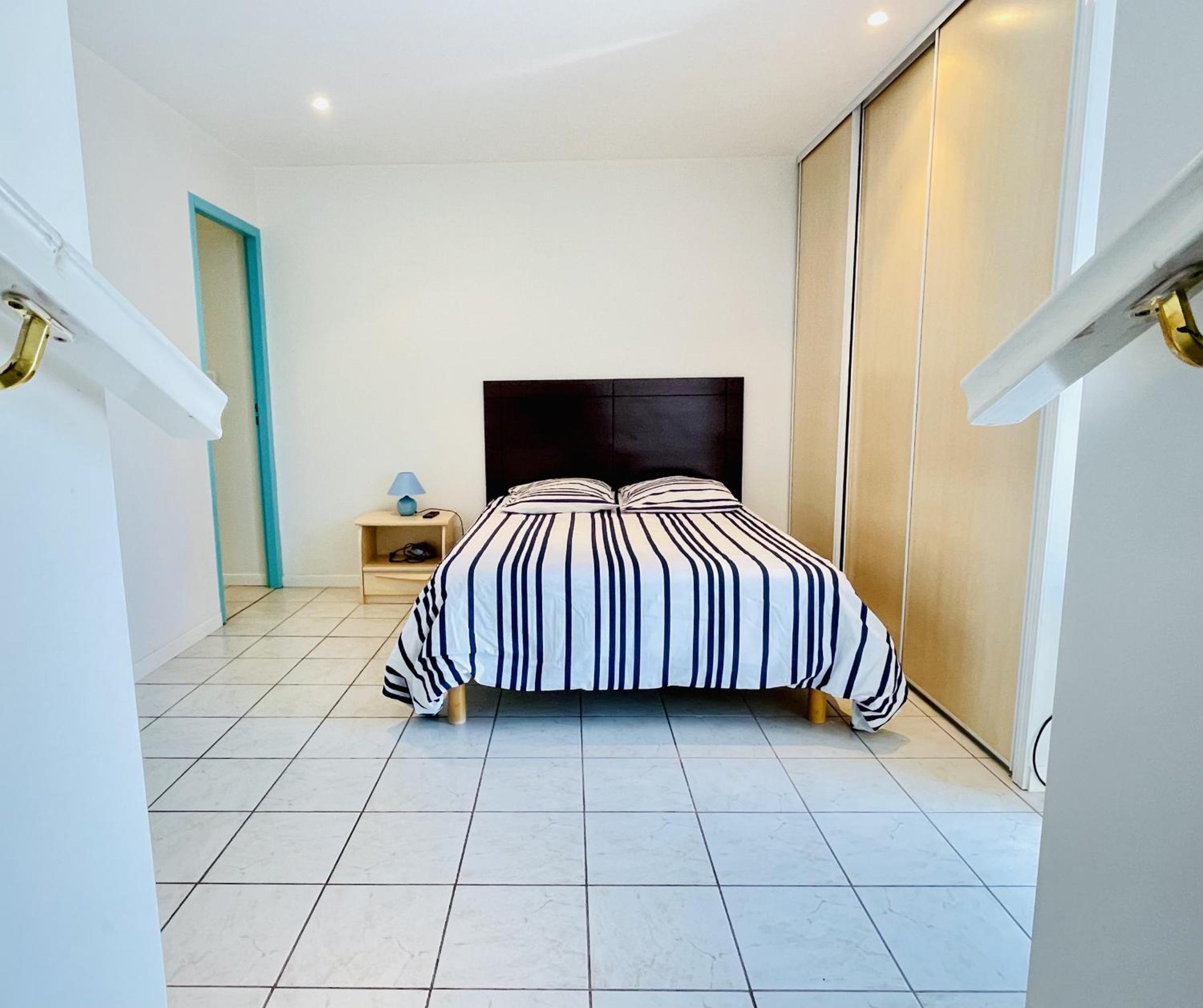 Apartment photo 2