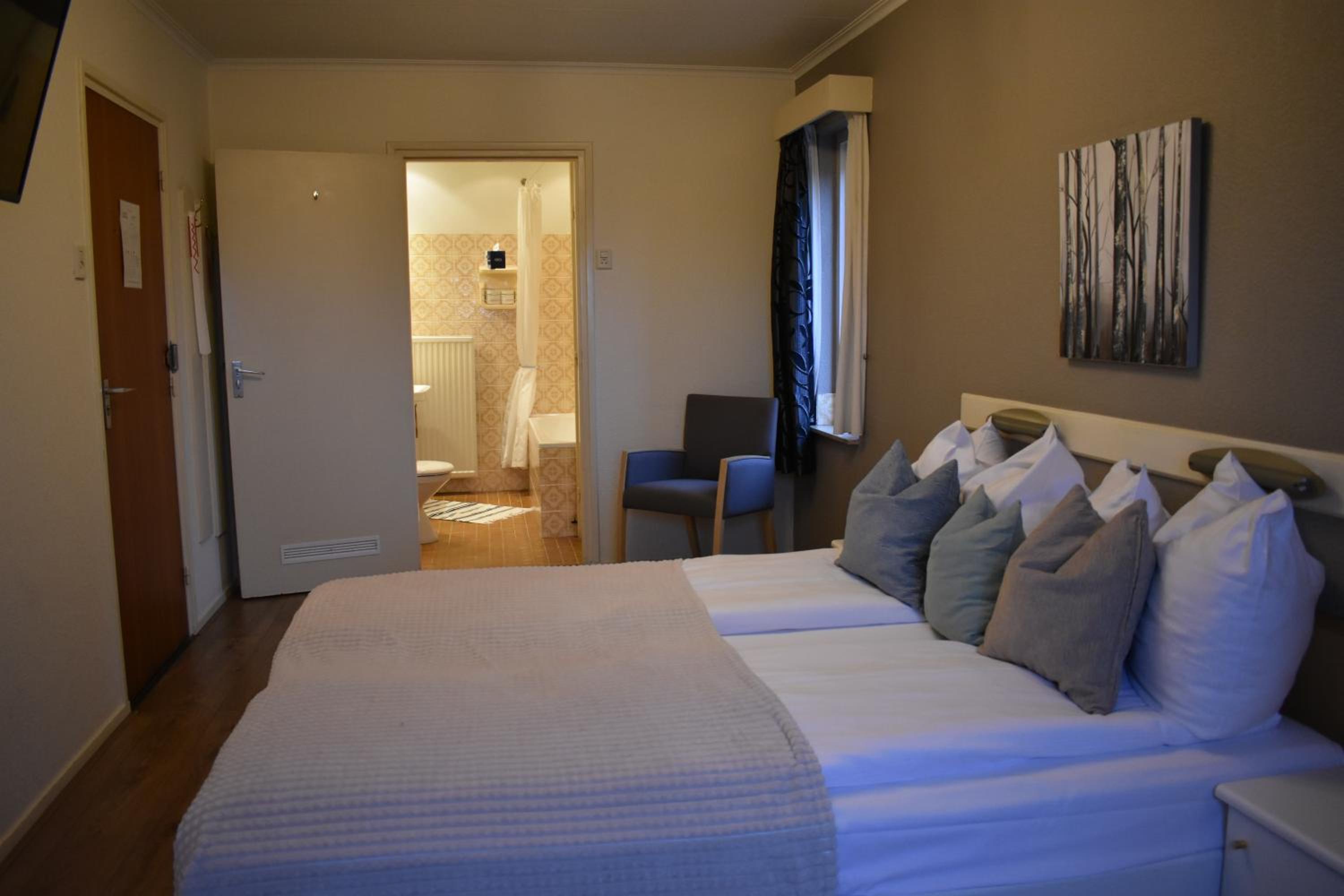 Comfort Double Room - Photo 8