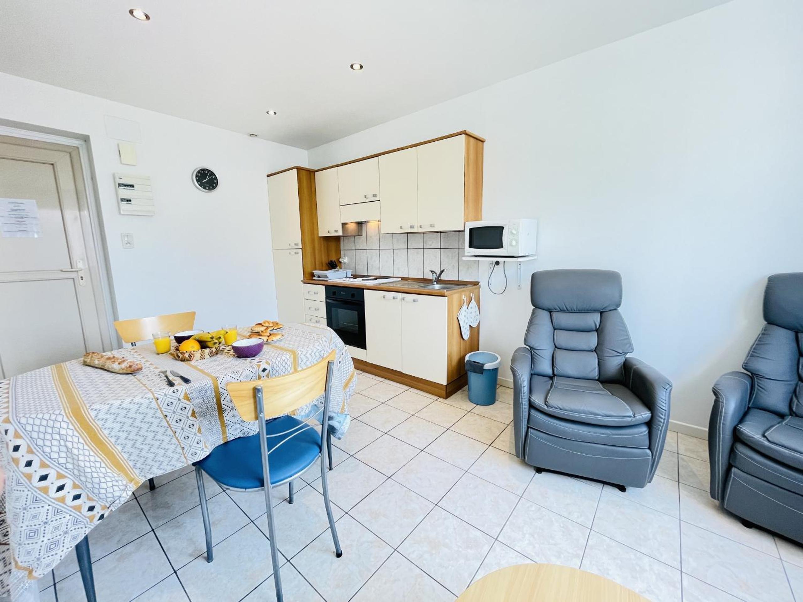 Apartment - Ground Floor photo 2