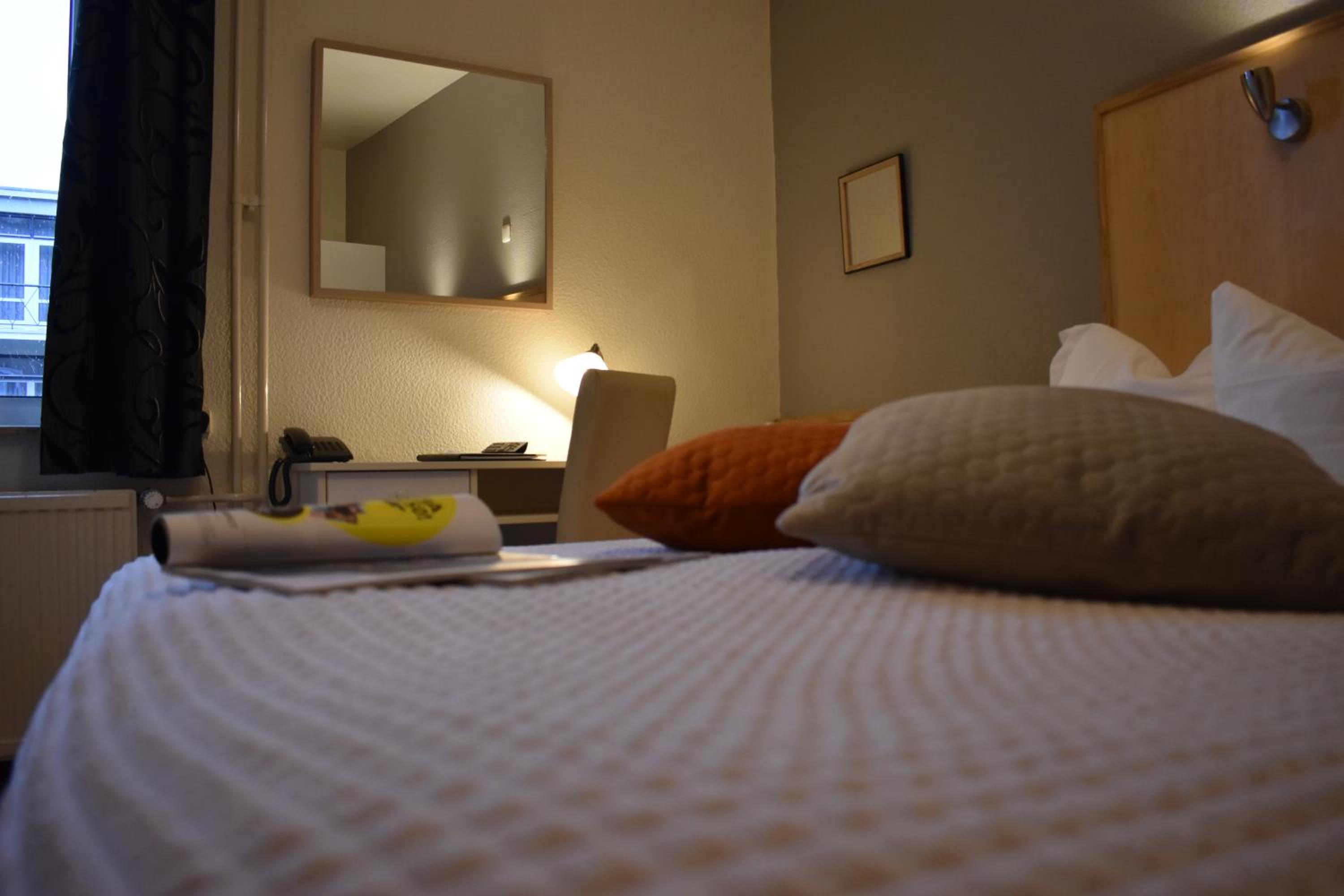Standard Double Room - Photo 6