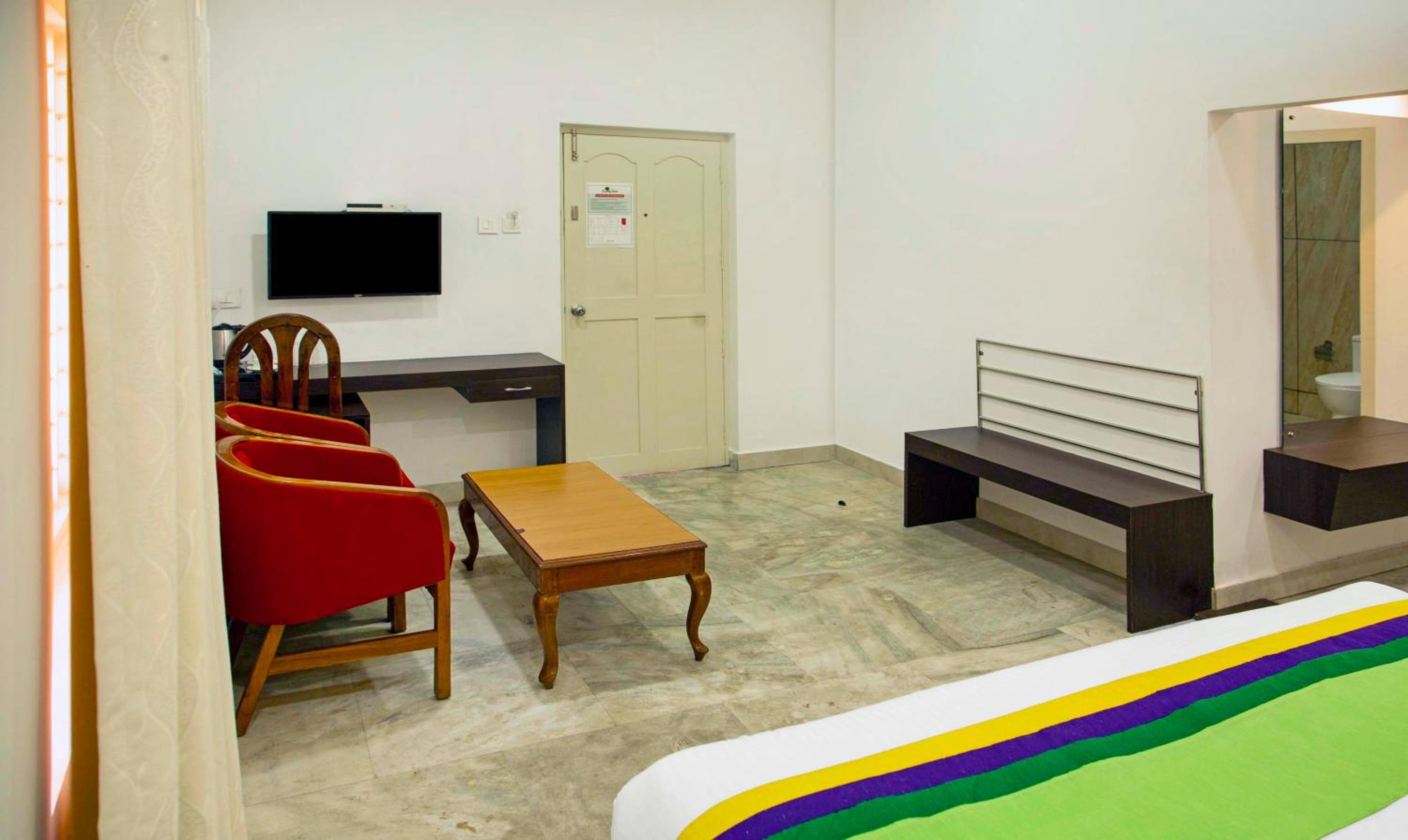 Deluxe Room With City View photo 2