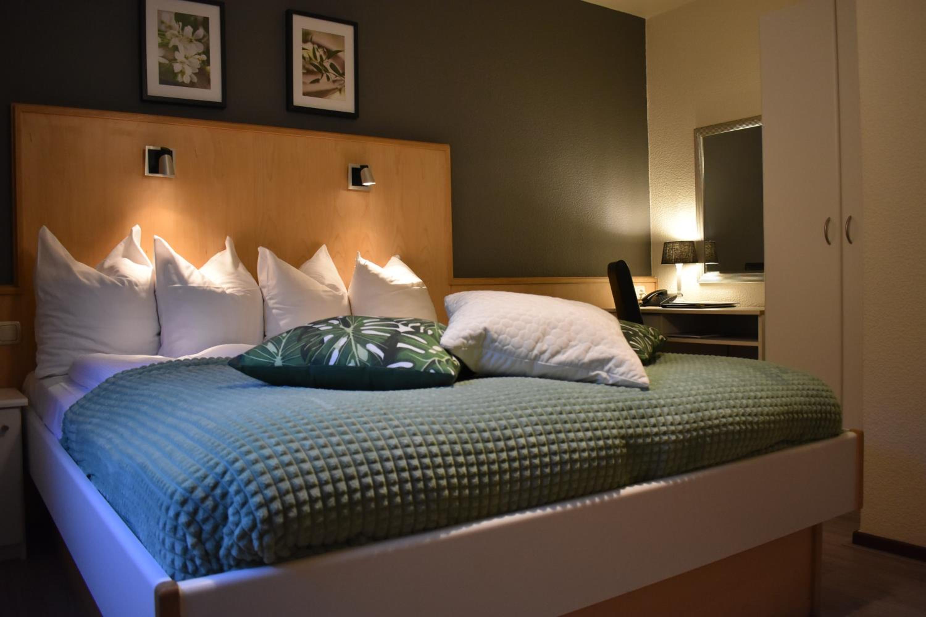 Standard Double Room - Photo 4