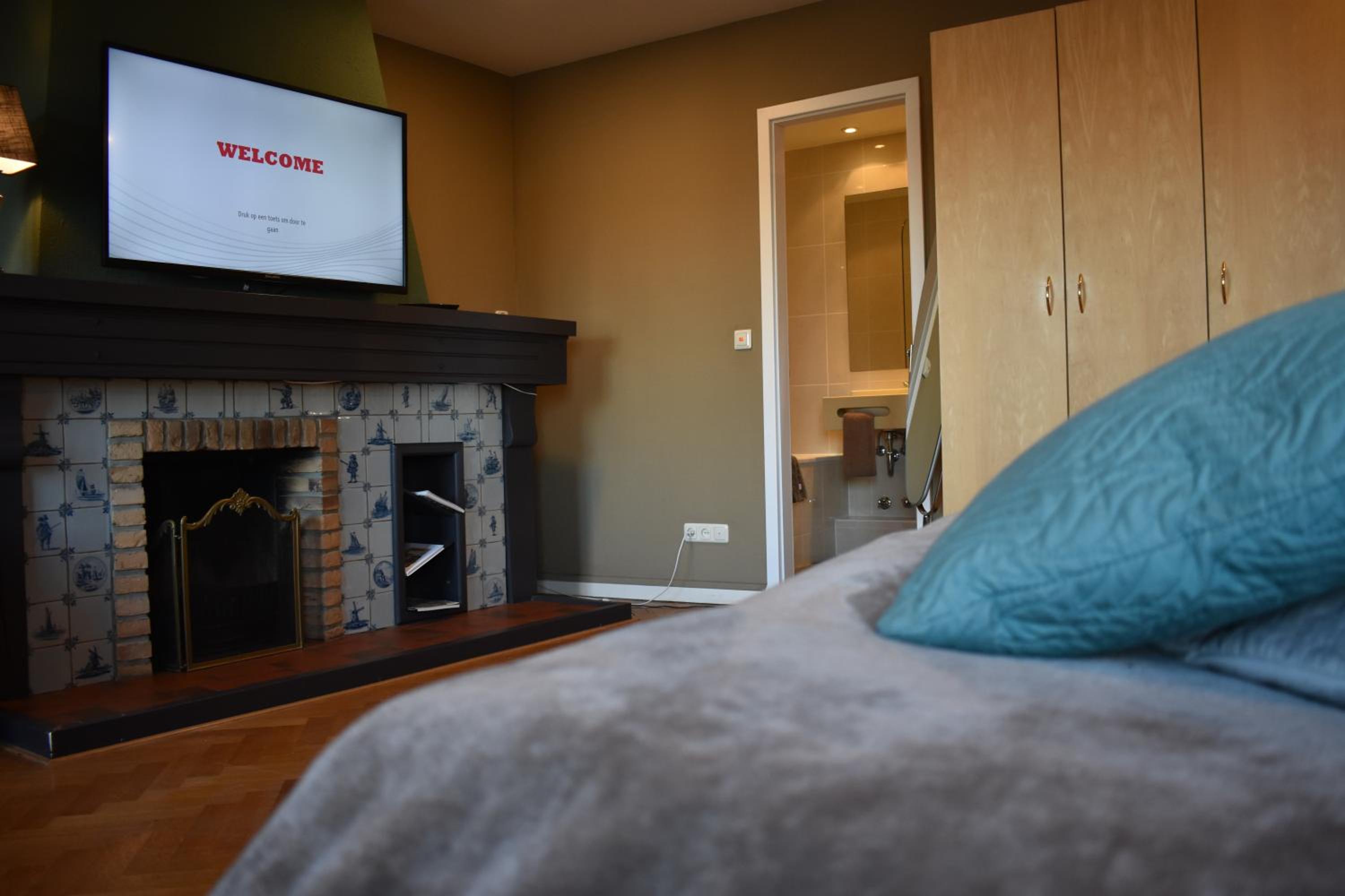 Deluxe Double or Twin Room - Photo 3