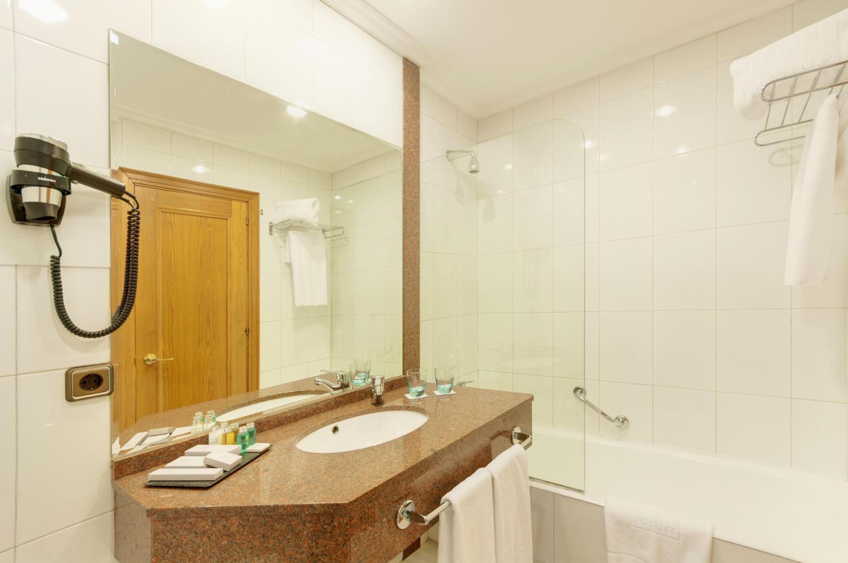 Standard Room - Photo 2