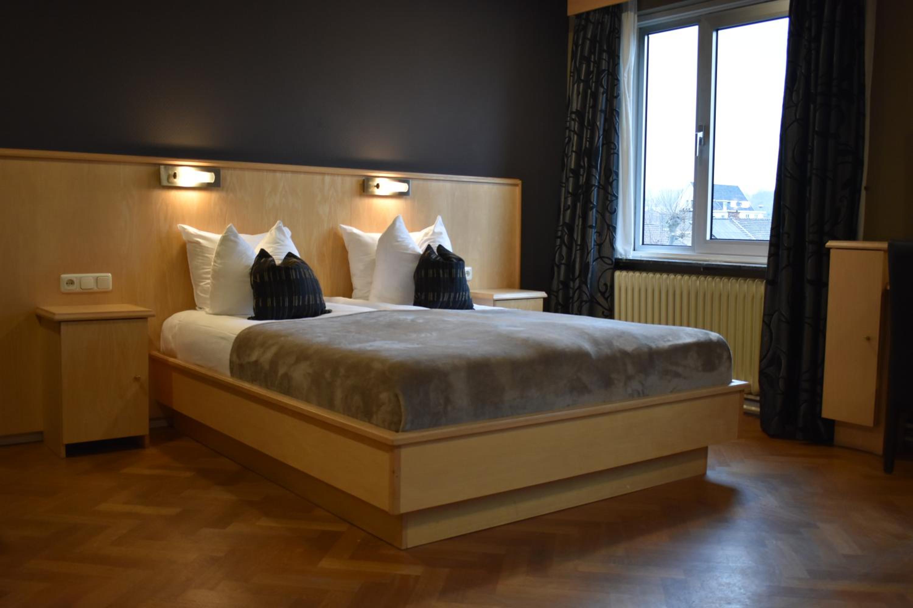 Deluxe Double or Twin Room - Photo 1