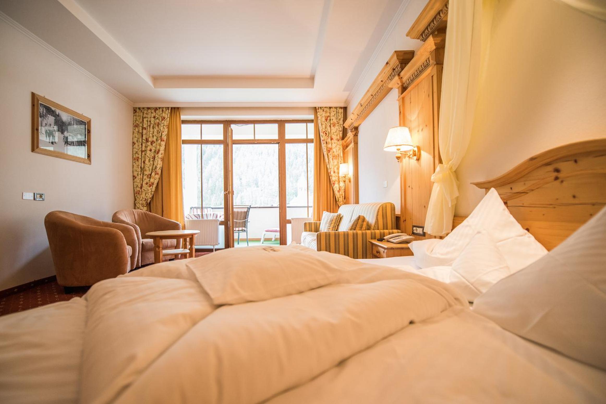 Junior Suite with Balcony - Photo 2