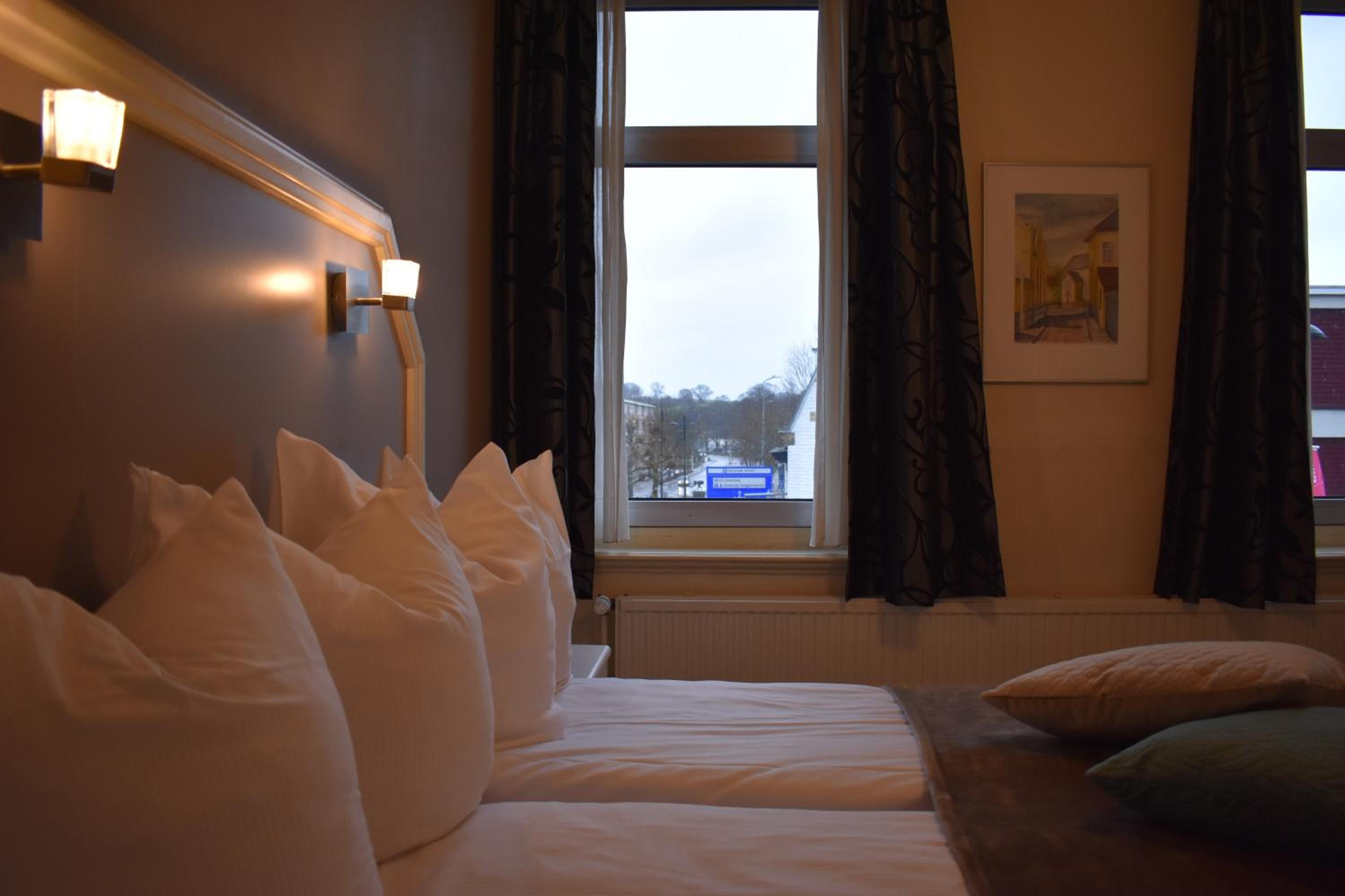 Smaller Budget Double Room - Photo 2