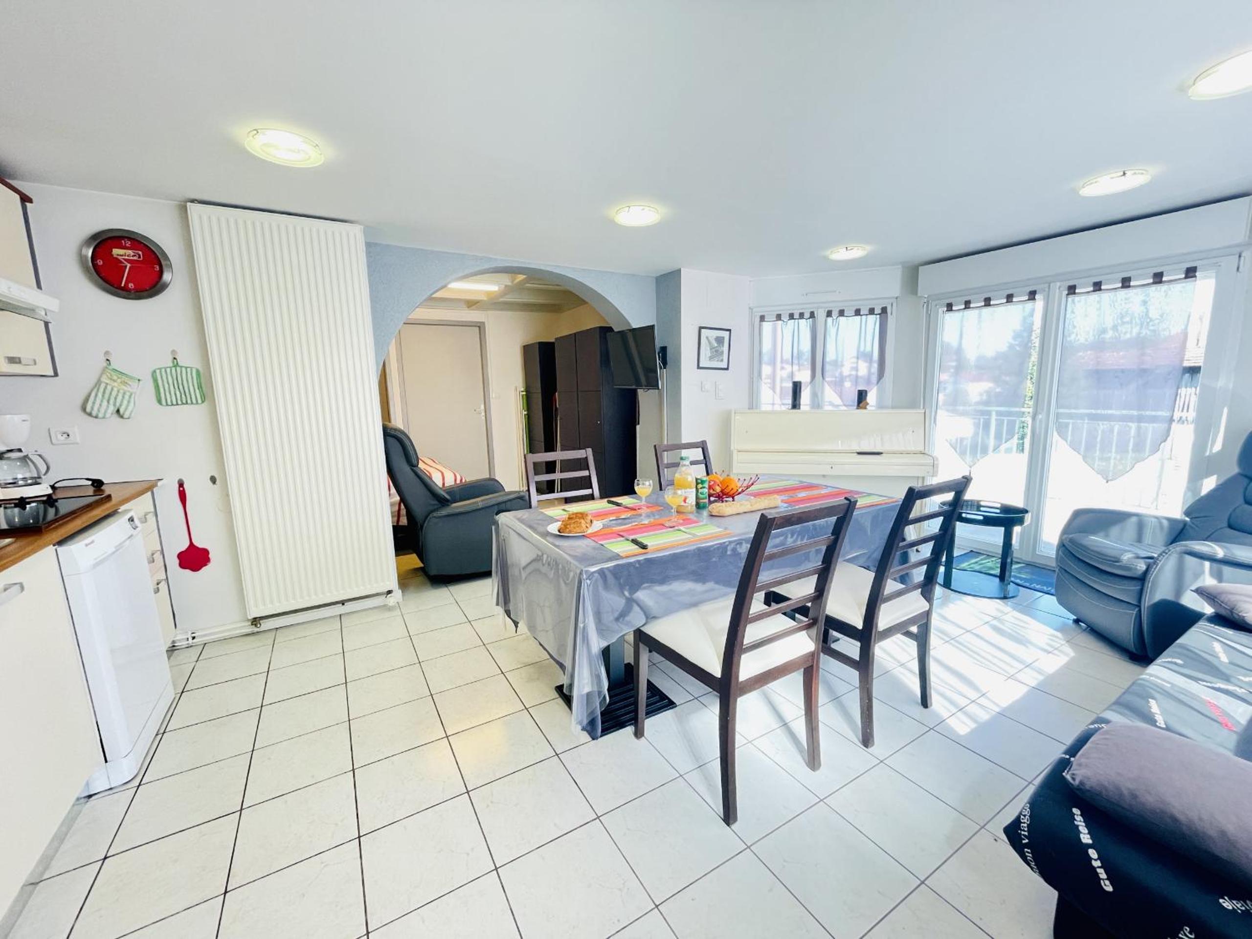 Apartment with Terrace photo 3