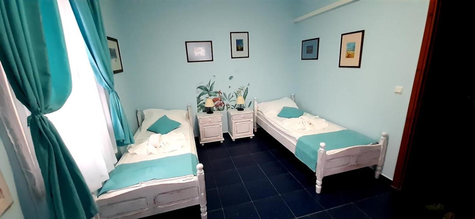 Double or Twin Room with Partial Sea View - Photo 1