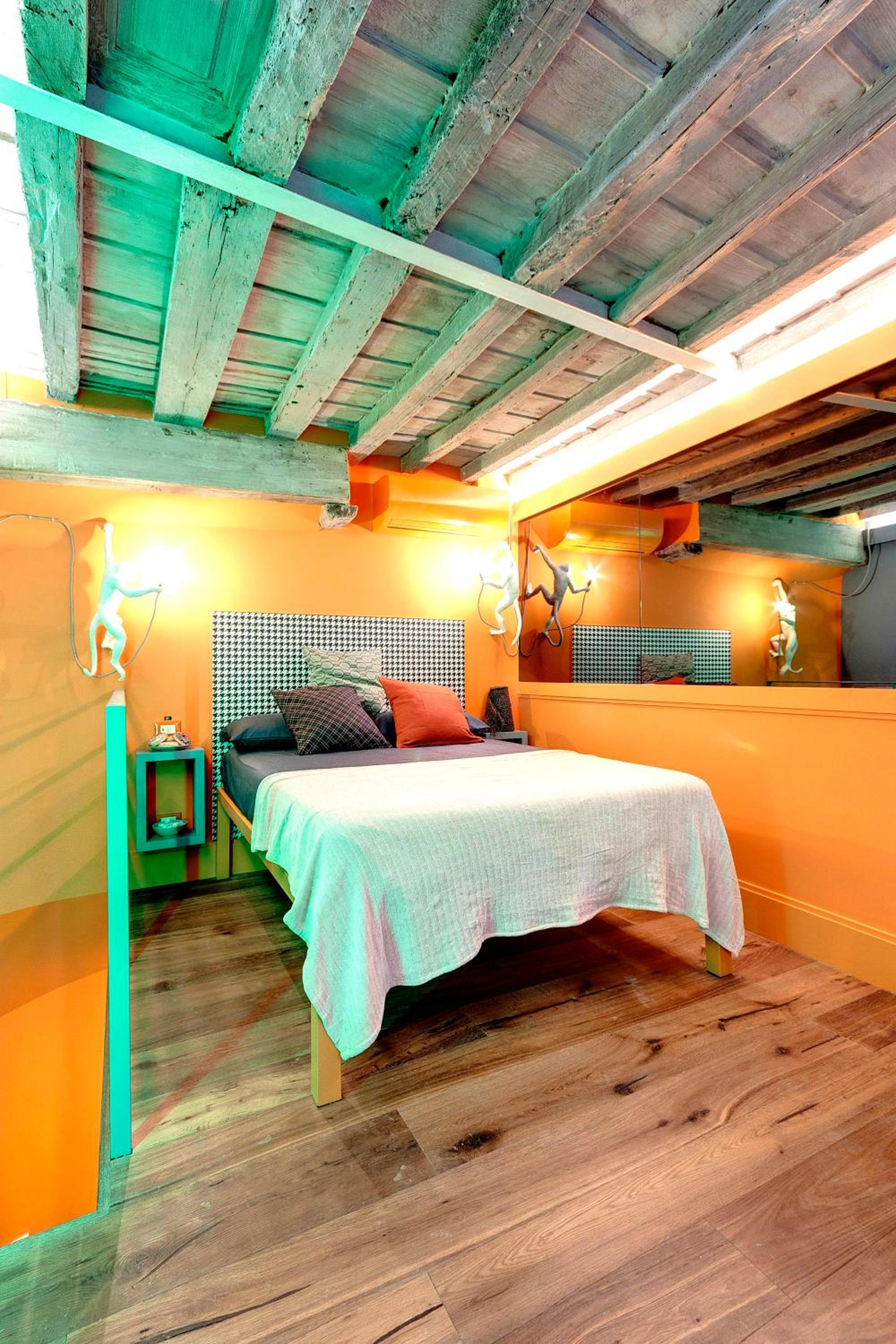 Studio Apartment photo 1