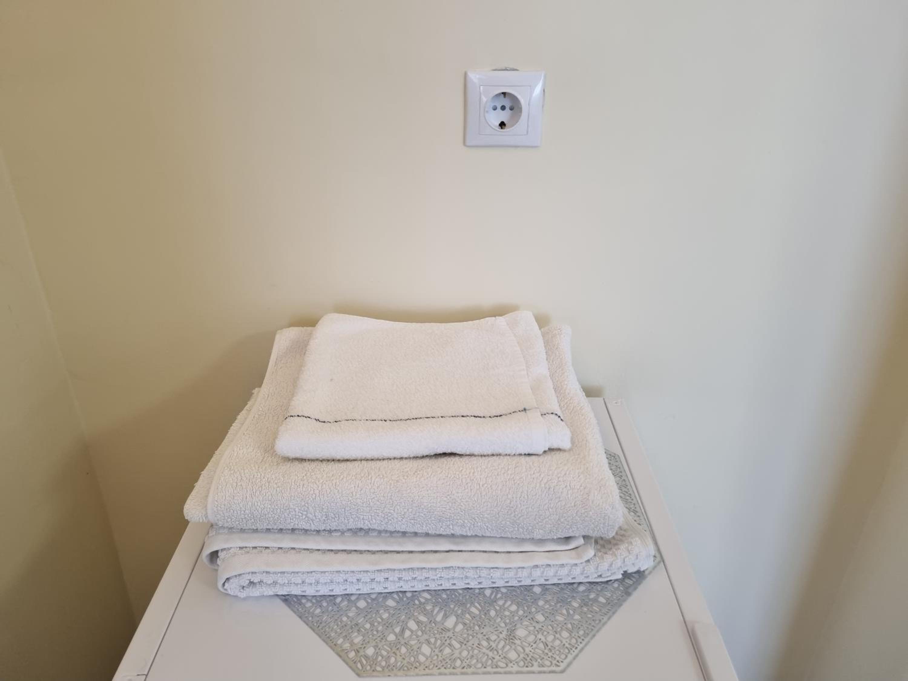 One-Bedroom Apartment - Photo 3
