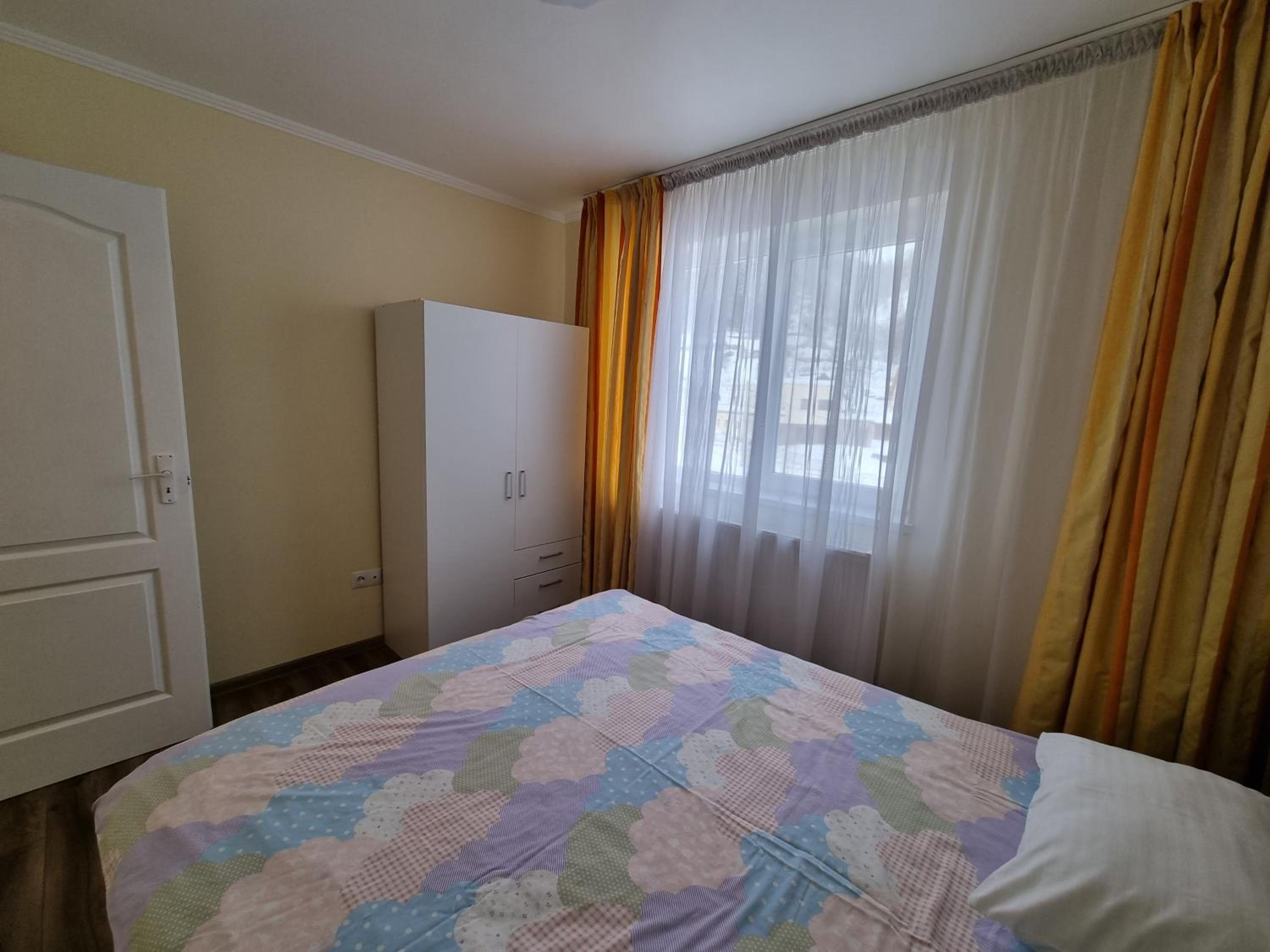 One-Bedroom Apartment - Photo 4