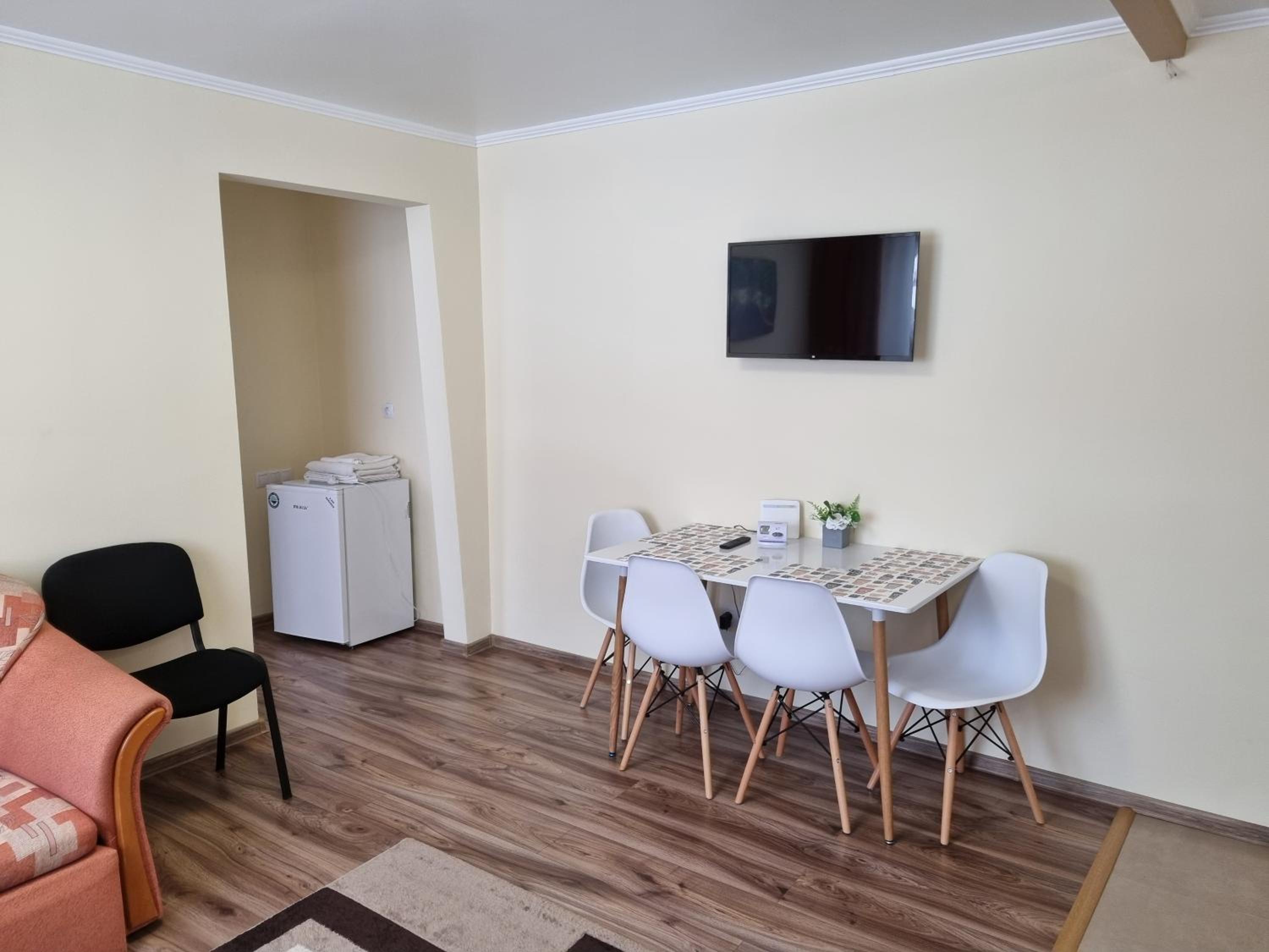 One-Bedroom Apartment - Photo 15