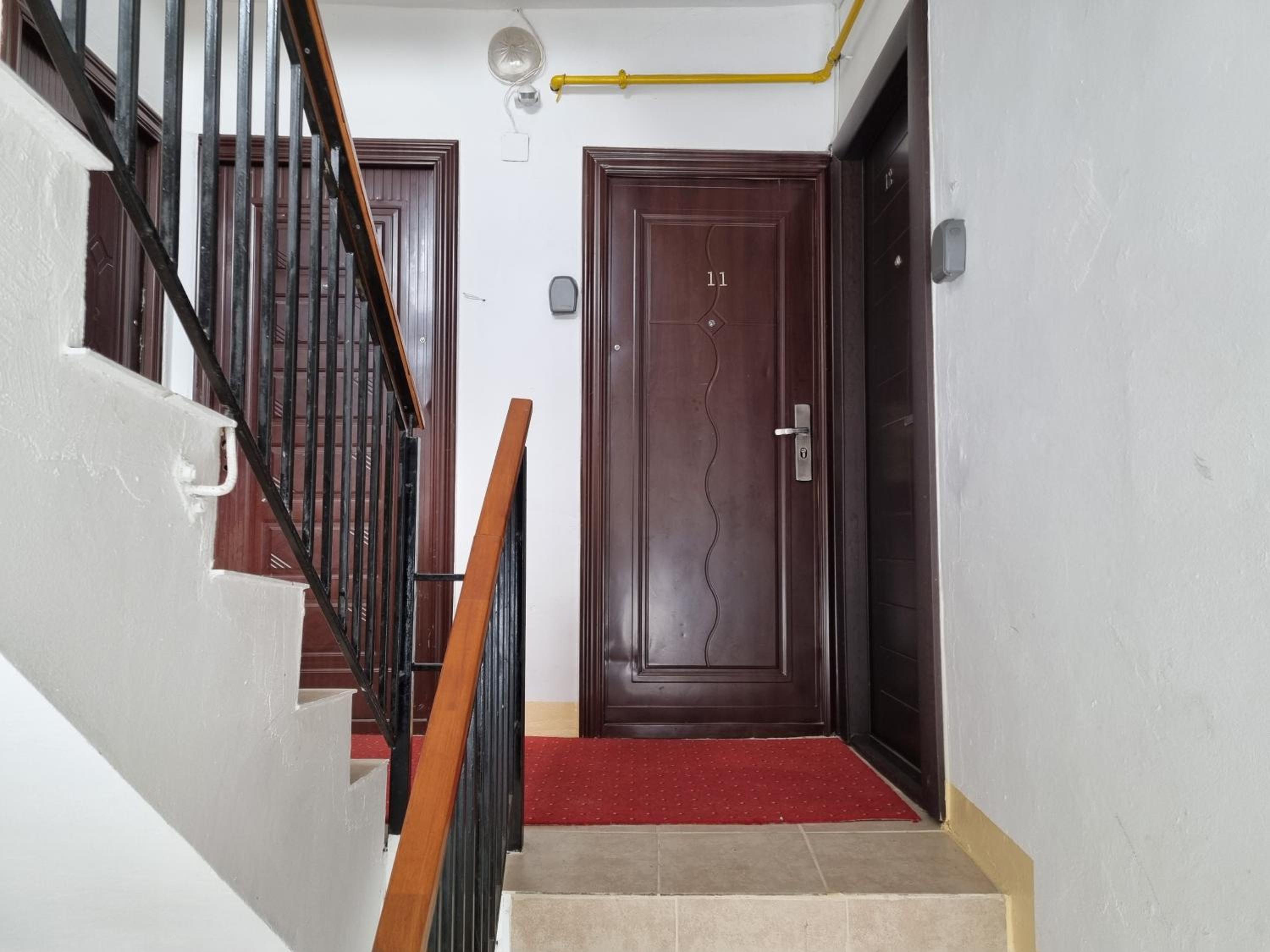 One-Bedroom Apartment - Photo 16