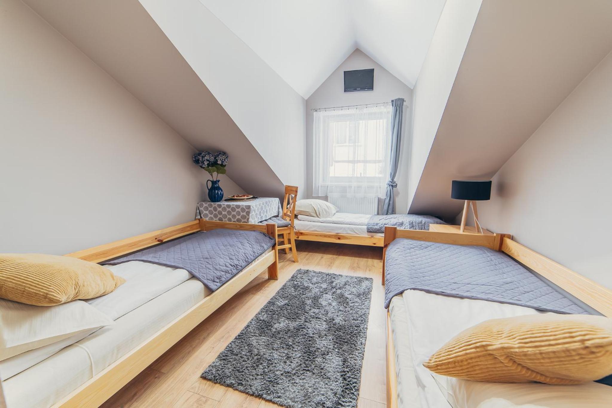 Basic Triple Room photo 2