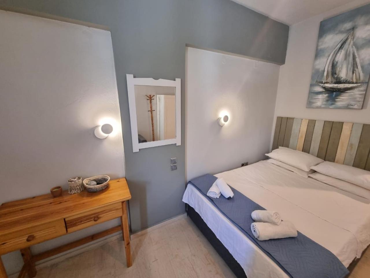 King Studio with Sofa Bed