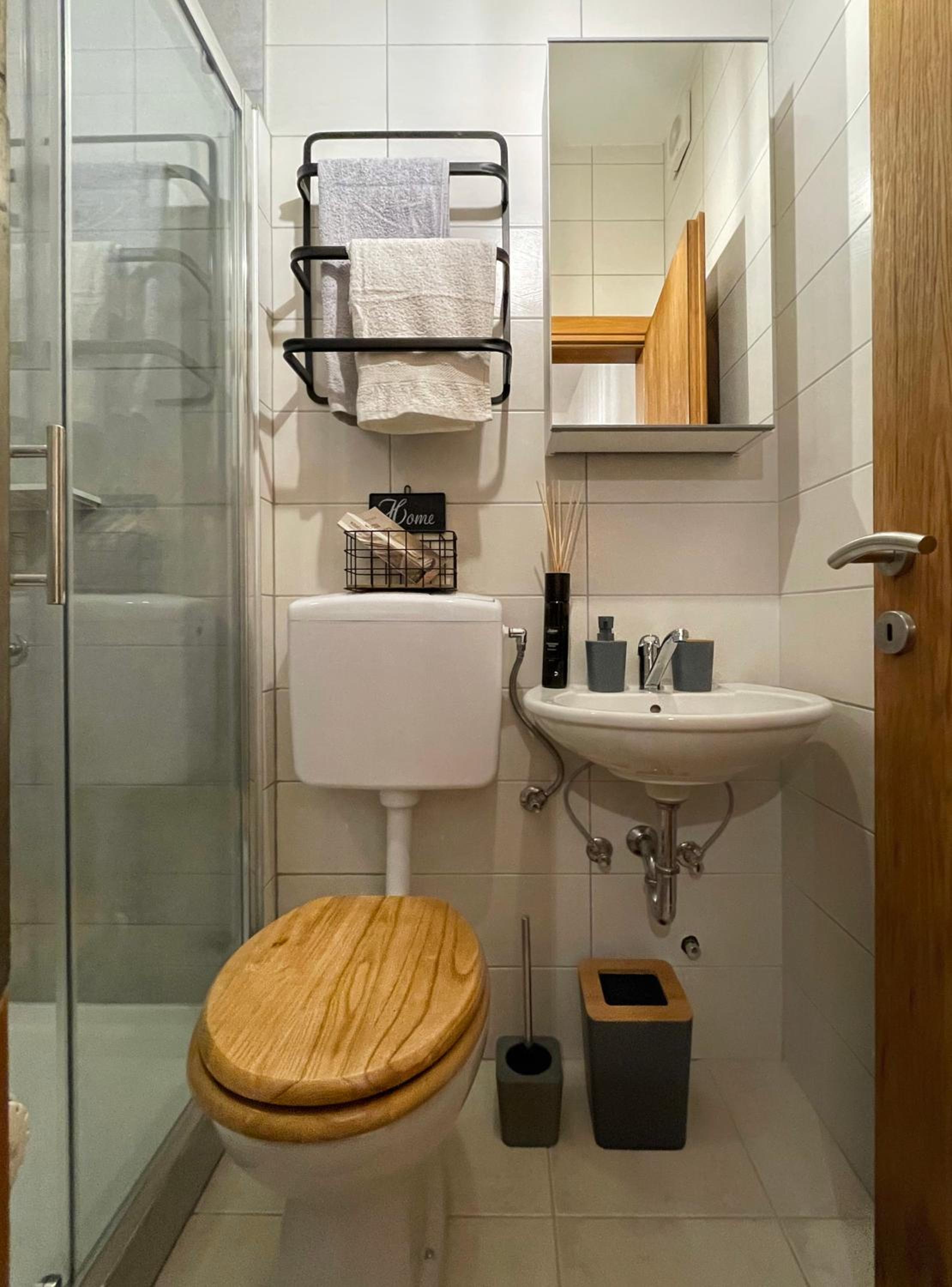One-Bedroom Apartment - Photo 16