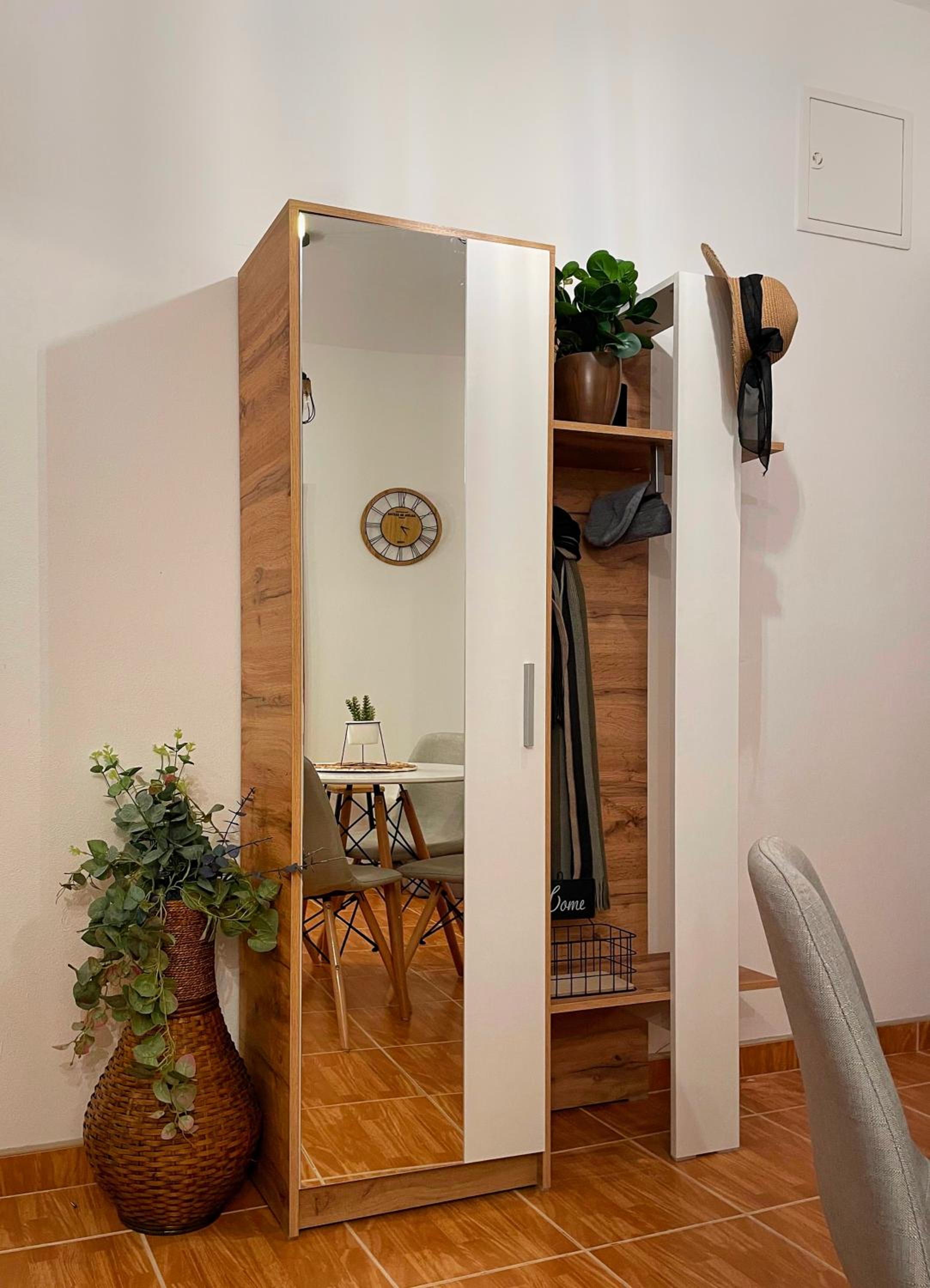 One-Bedroom Apartment - Photo 1