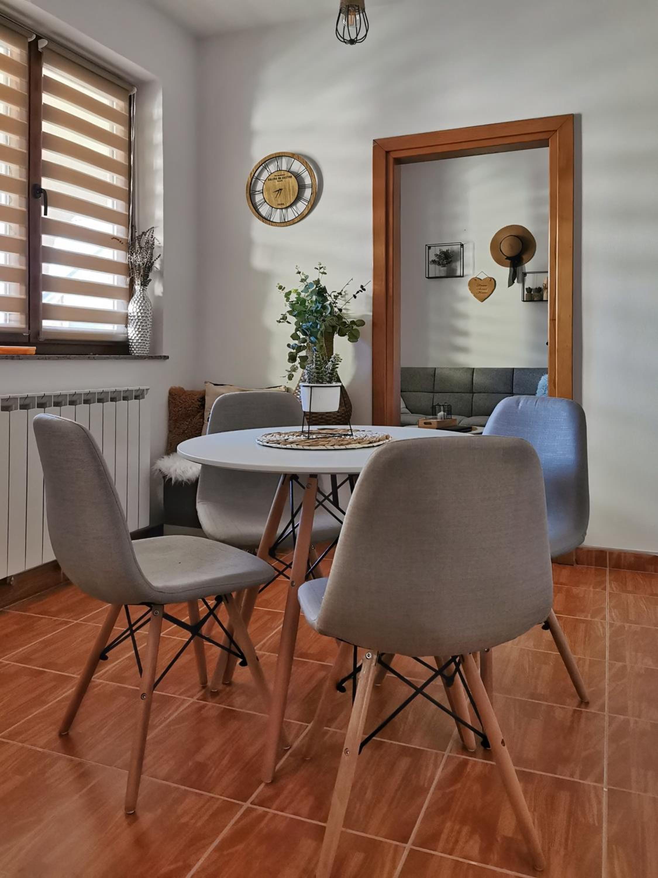 One-Bedroom Apartment - Photo 11