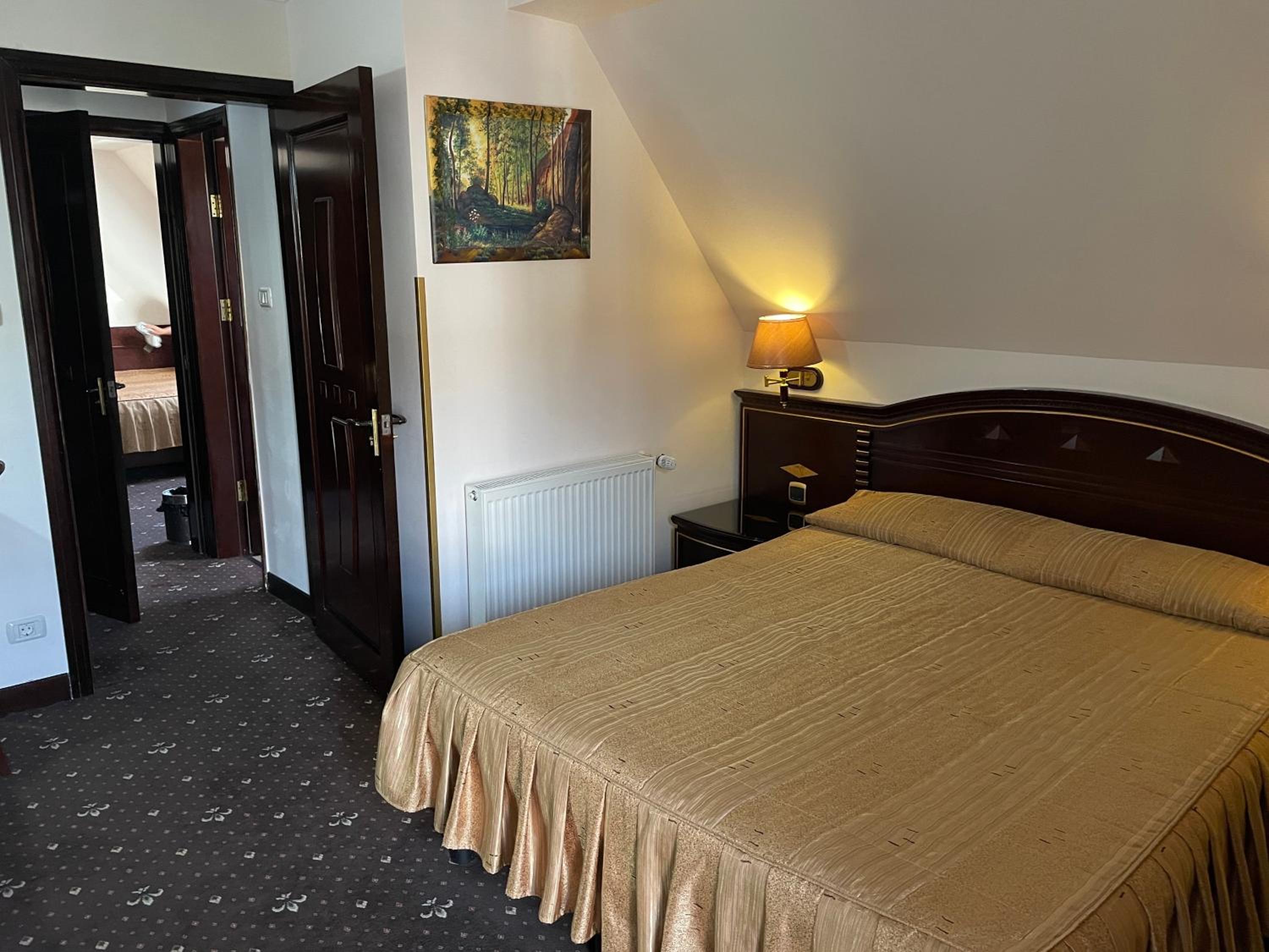 Two-Bedroom Family Suite (2 Adults + 2 Children) - Photo 5