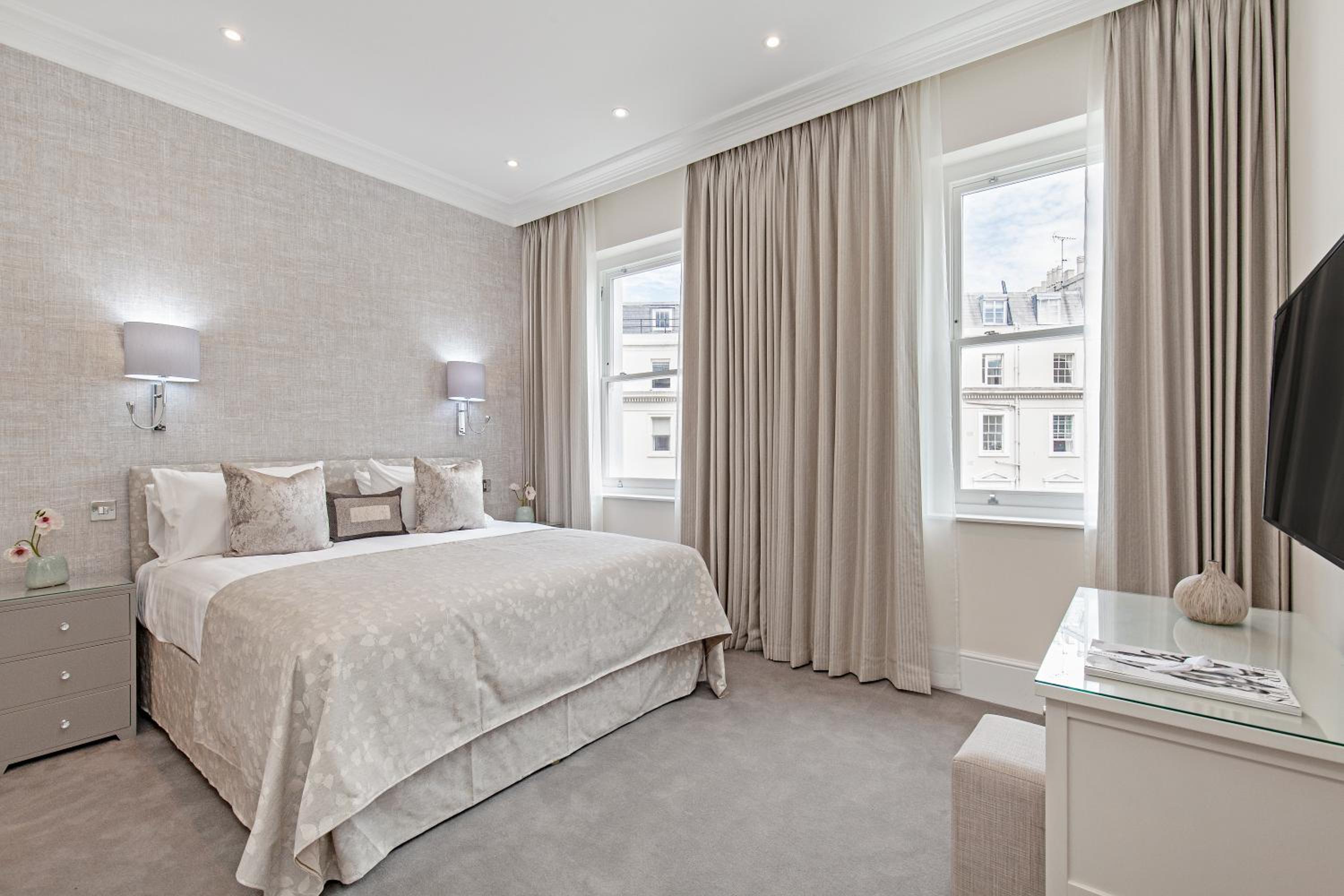Deluxe Two Bedroom Apartment