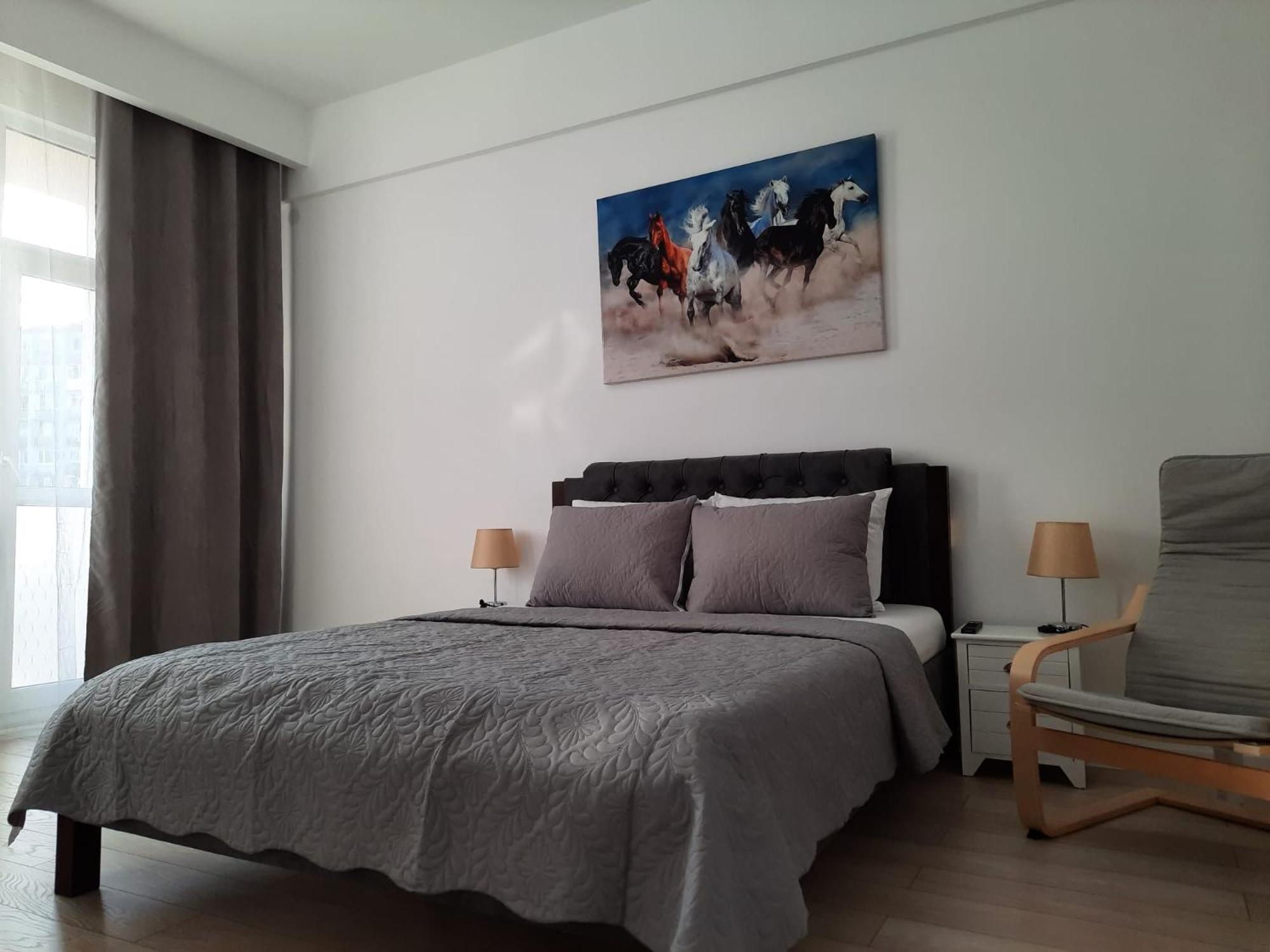One-Bedroom Apartment - Photo 1