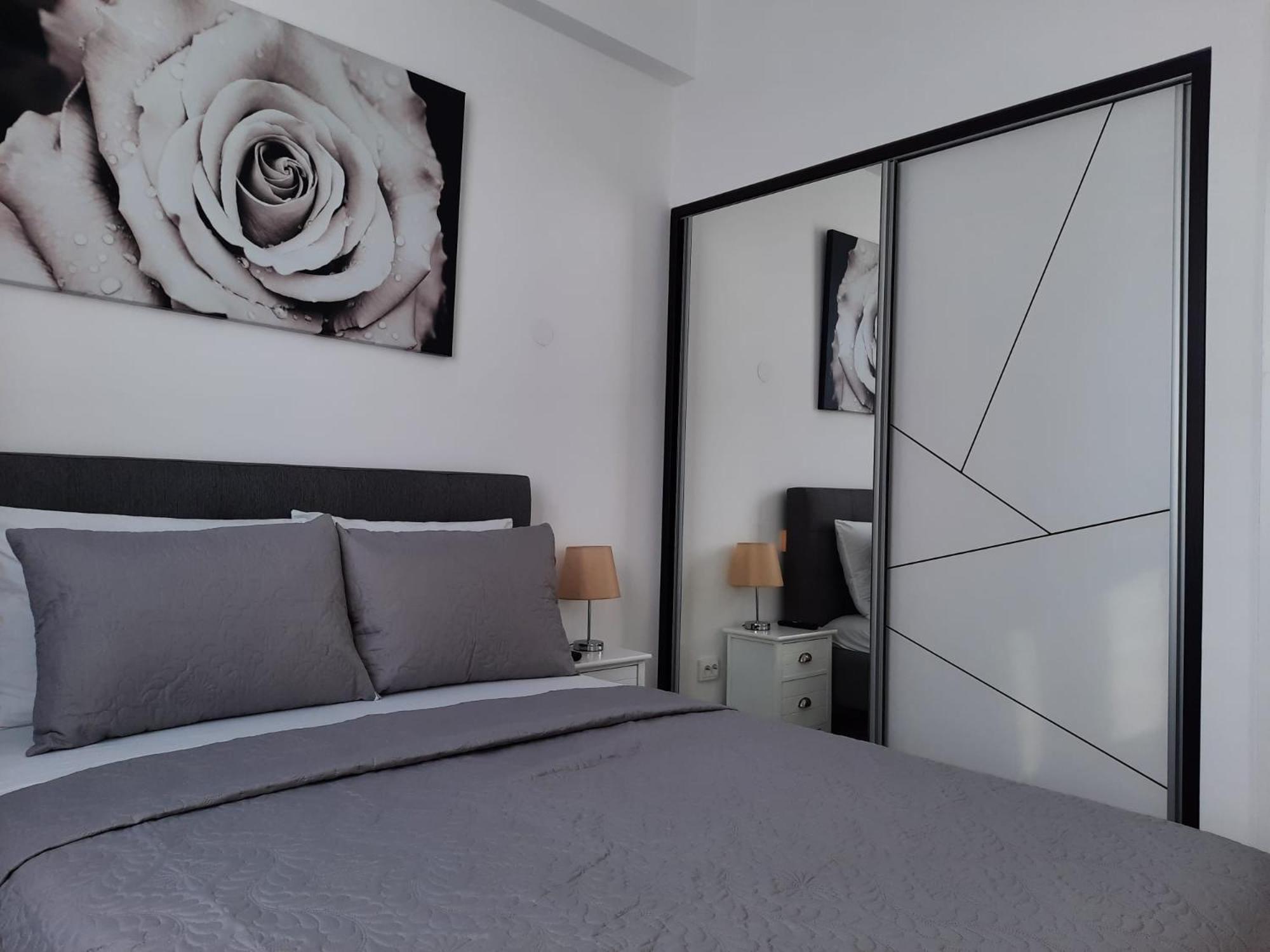 Two-Bedroom Apartment - Photo 5