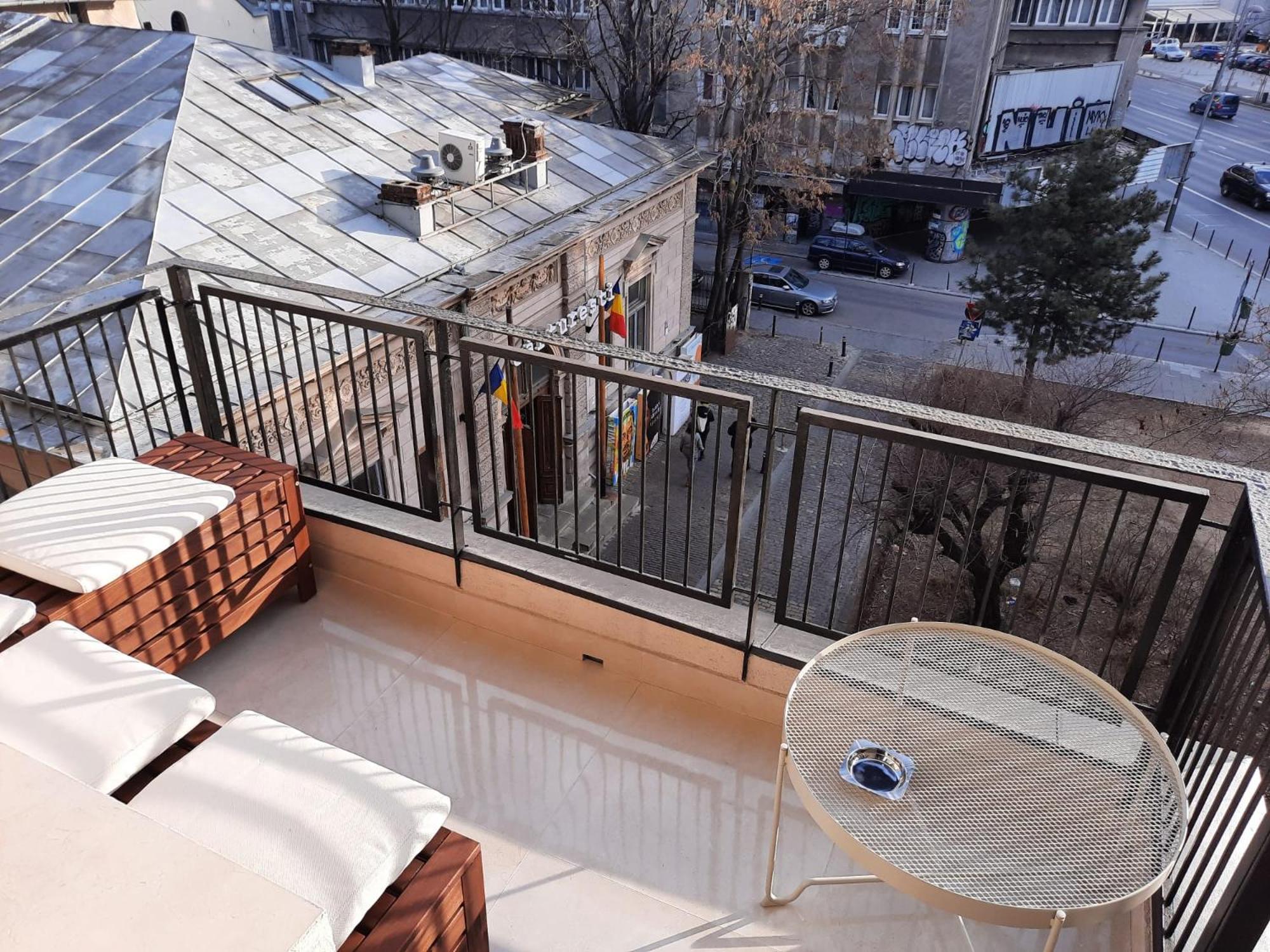 One-Bedroom Apartment - Photo 11