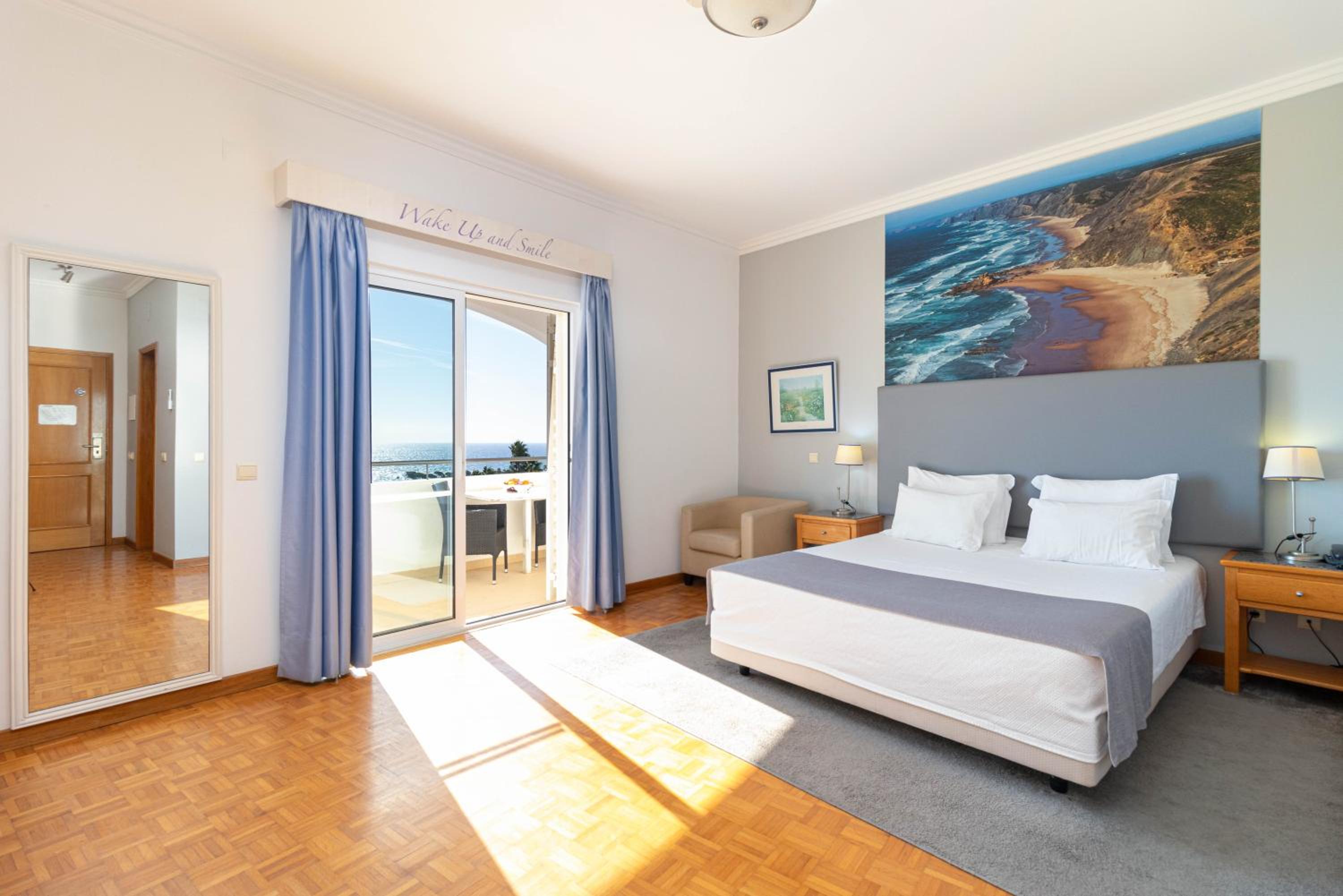 Double or Twin Room with Sea View - Photo 1