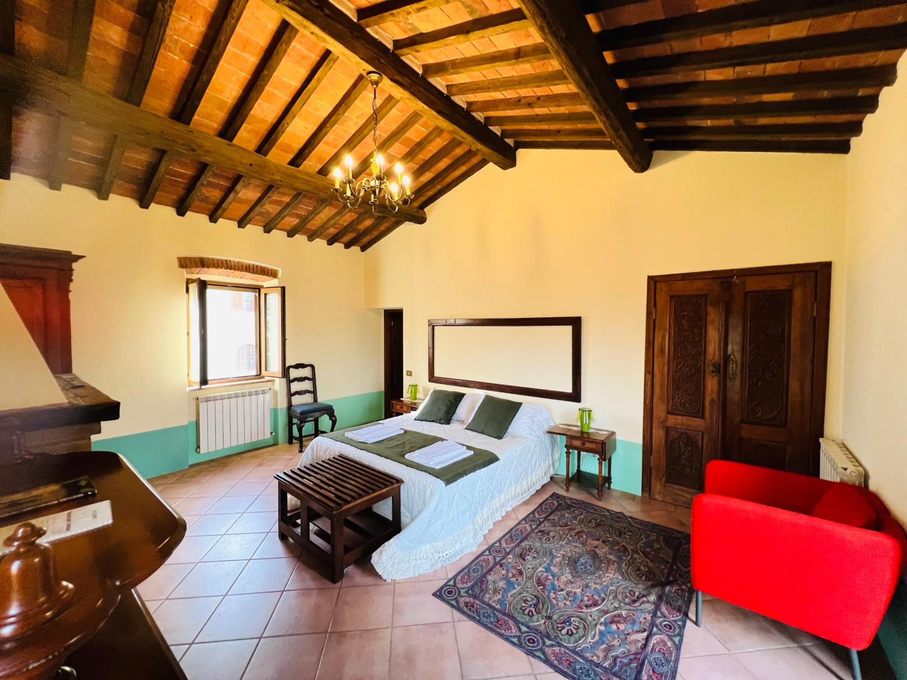Deluxe Double Room with Balcony photo 1