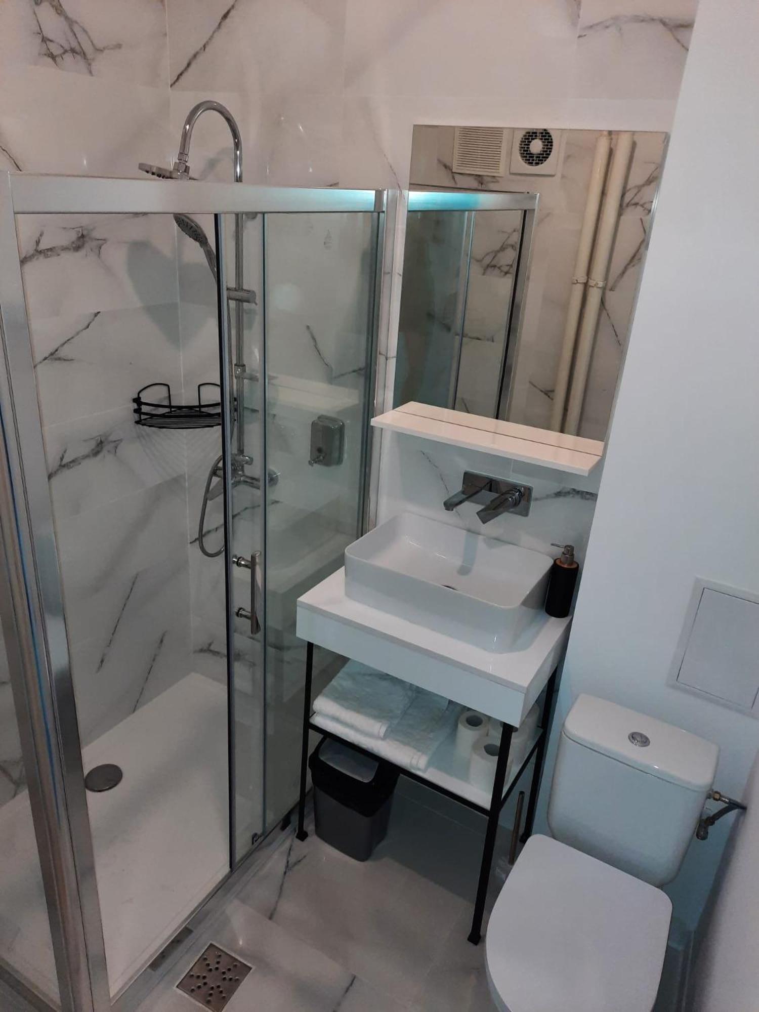 One-Bedroom Apartment - Photo 19