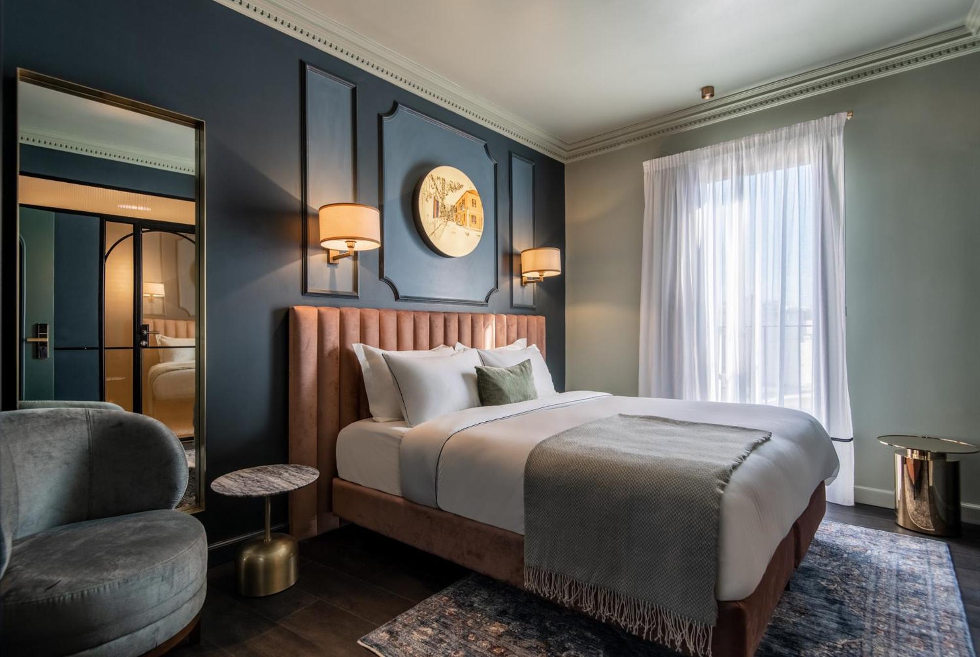Superior King Room - Photo 7