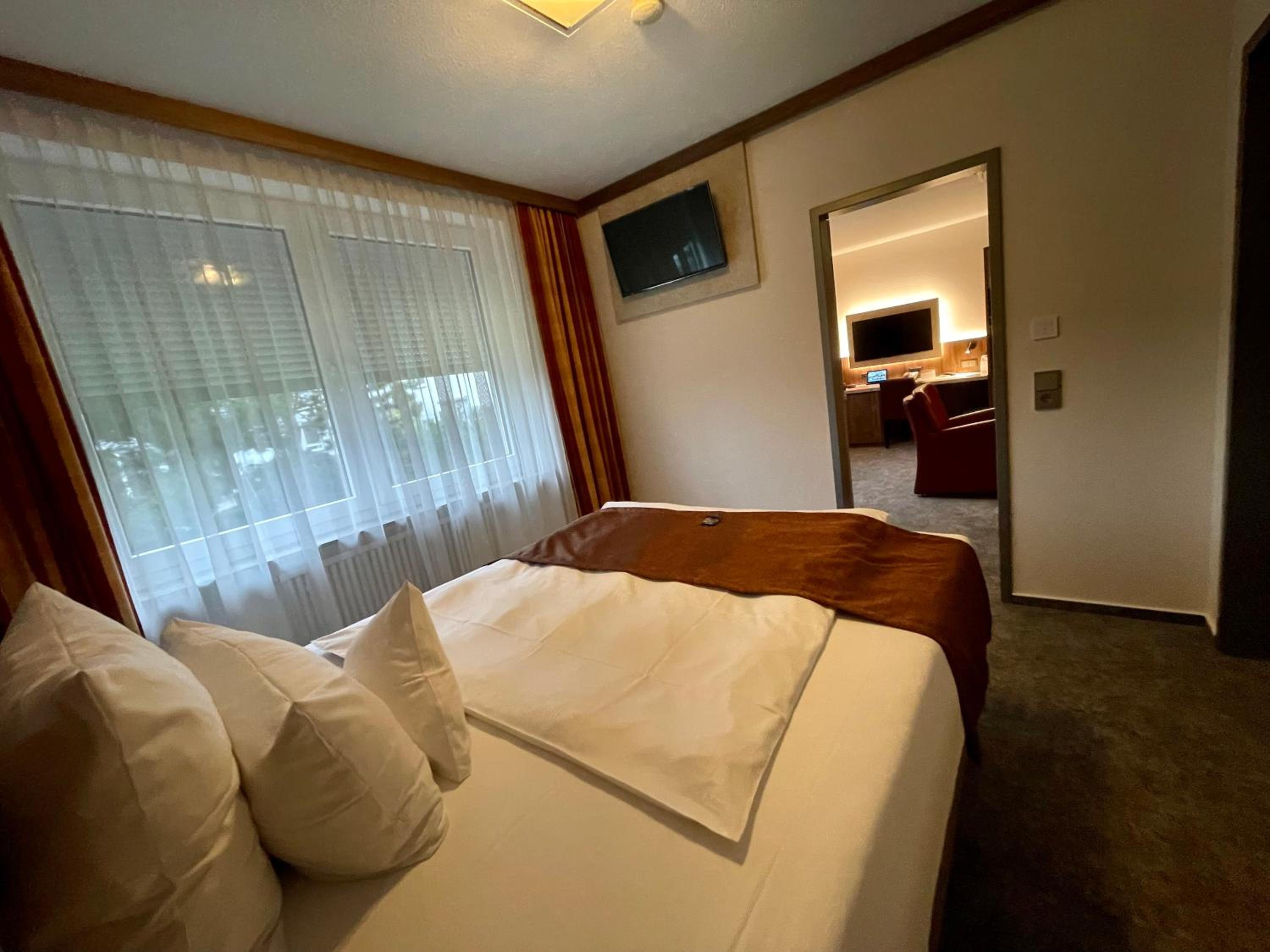 Suite - Photo 5