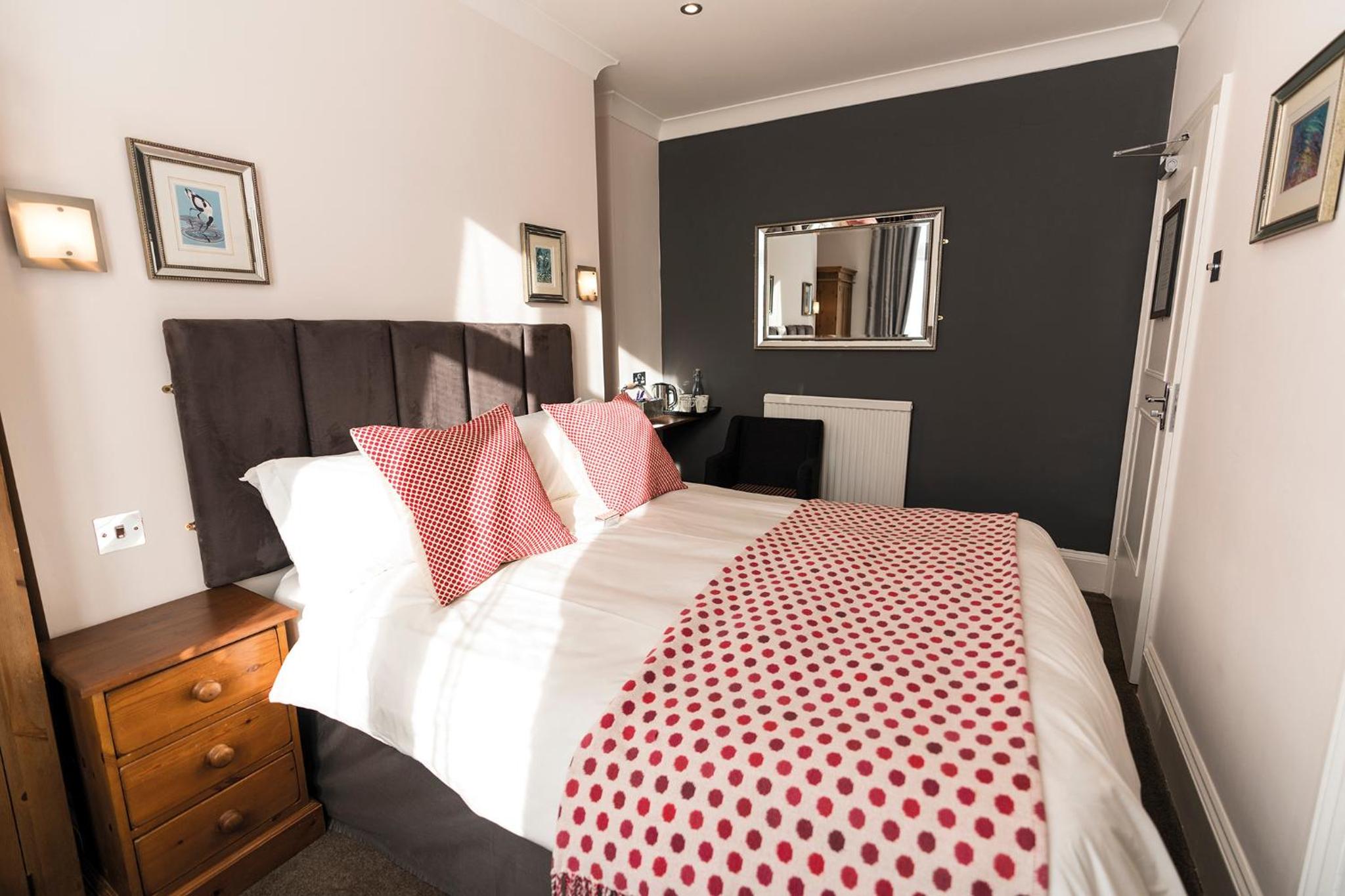 Double Room - Photo 9