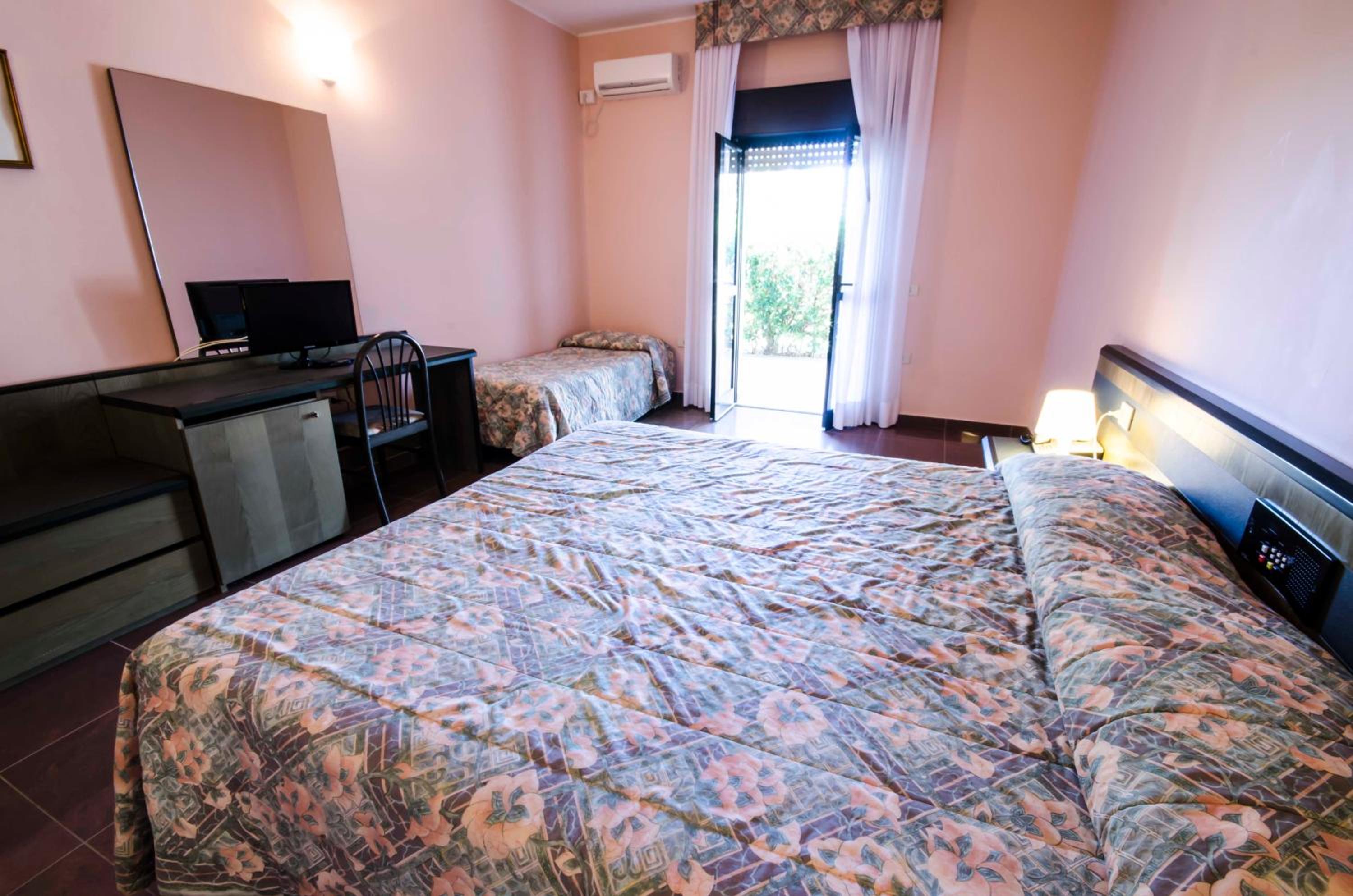 Superior Triple Room - Photo 4