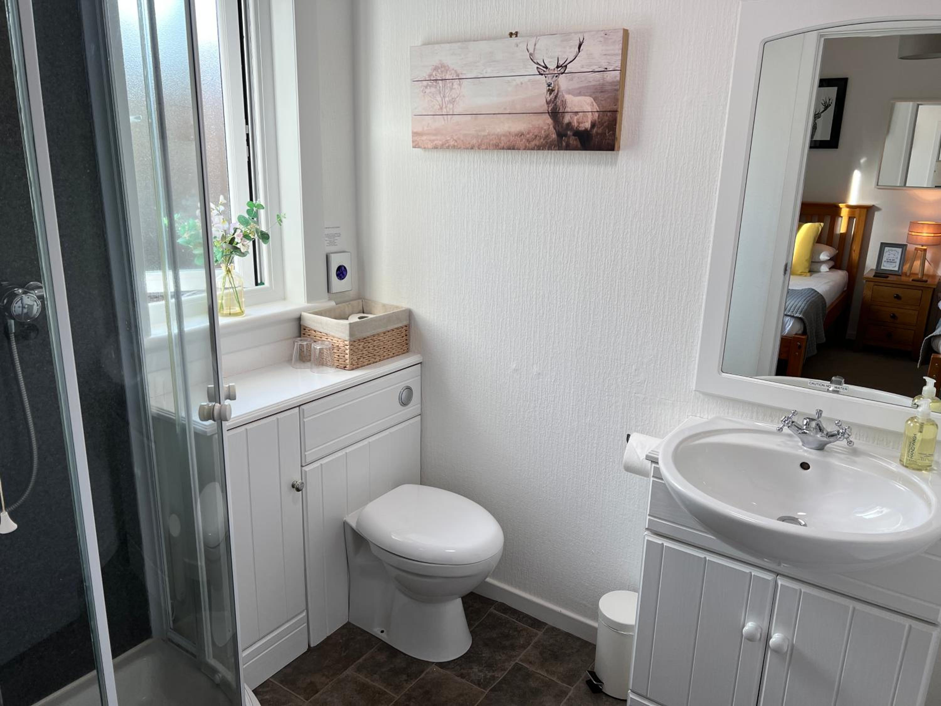 Single Room with Private Bathroom photo 3