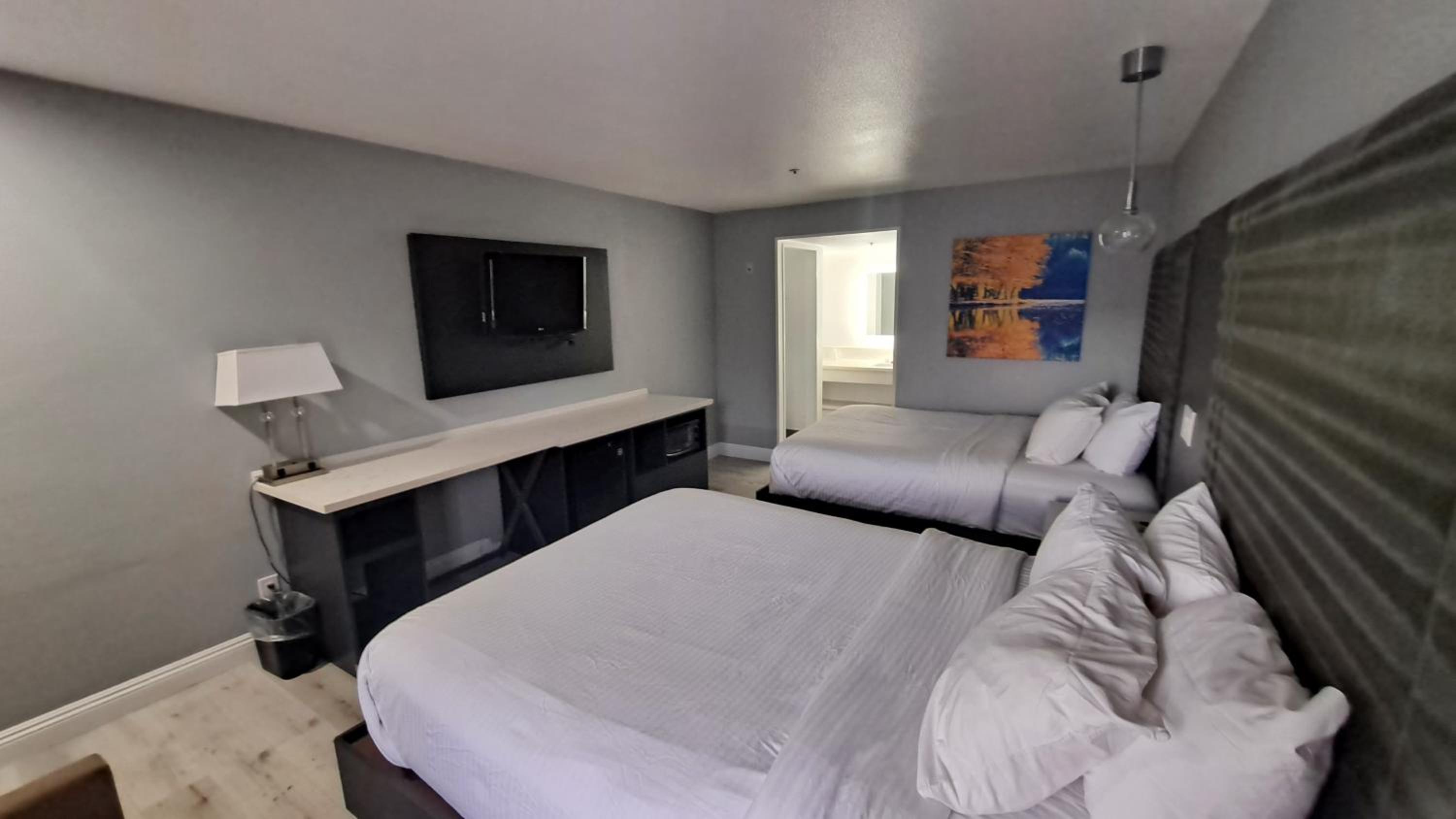 Standard Room, 2 Queen Beds, Non Smoking - Photo 3
